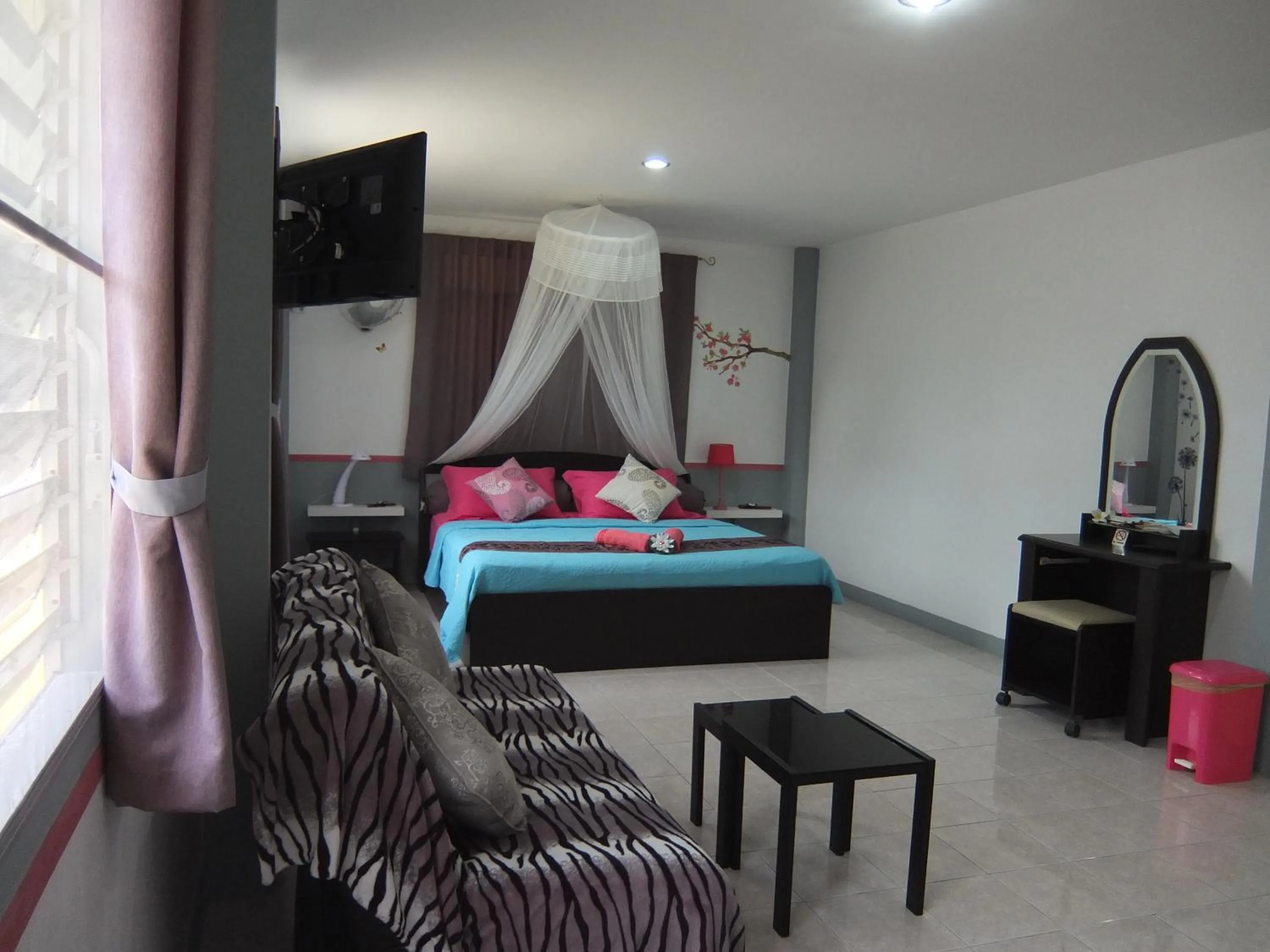 Bed in Similan Hotel