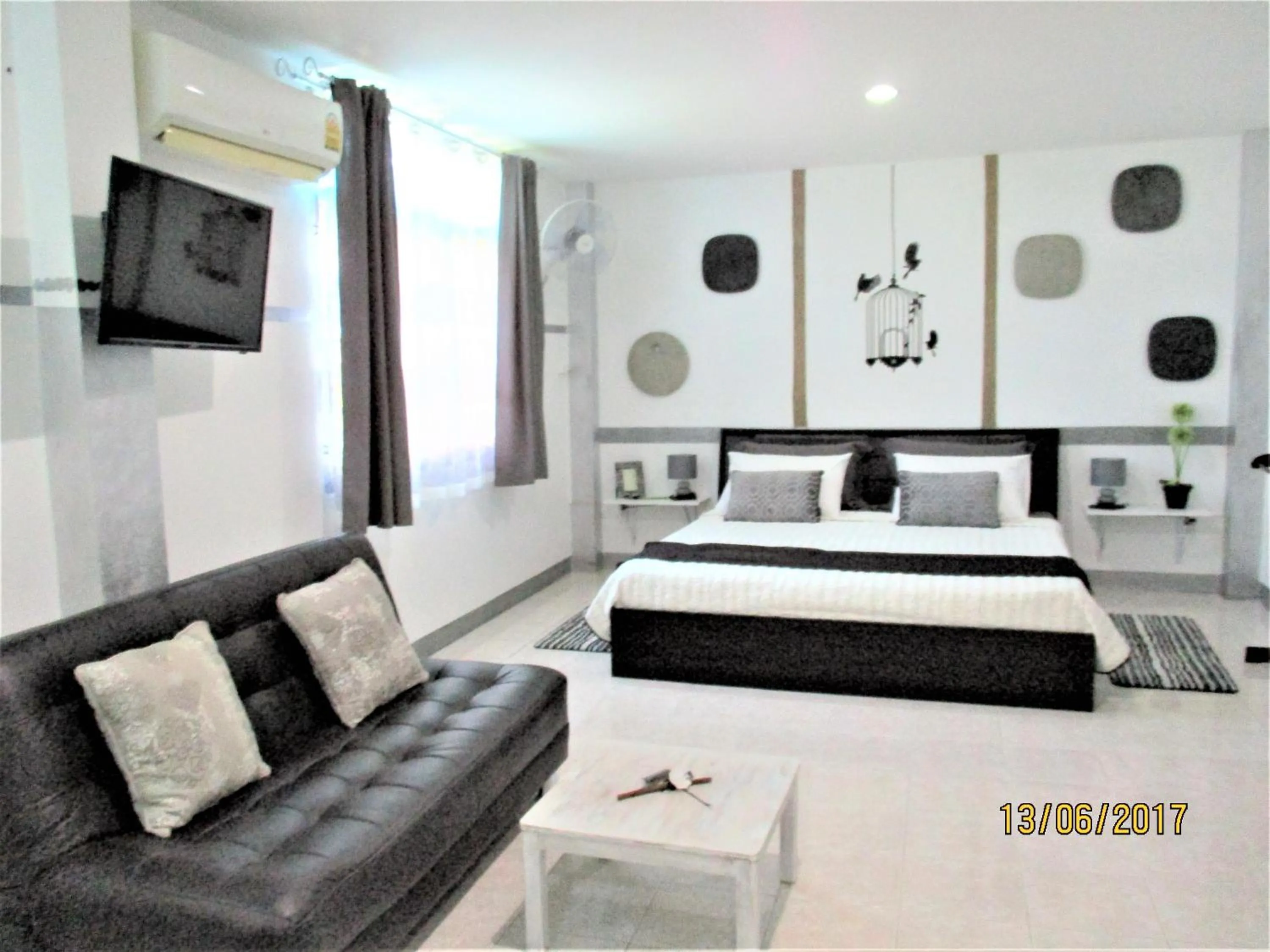 Photo of the whole room, Bed in Similan Hotel