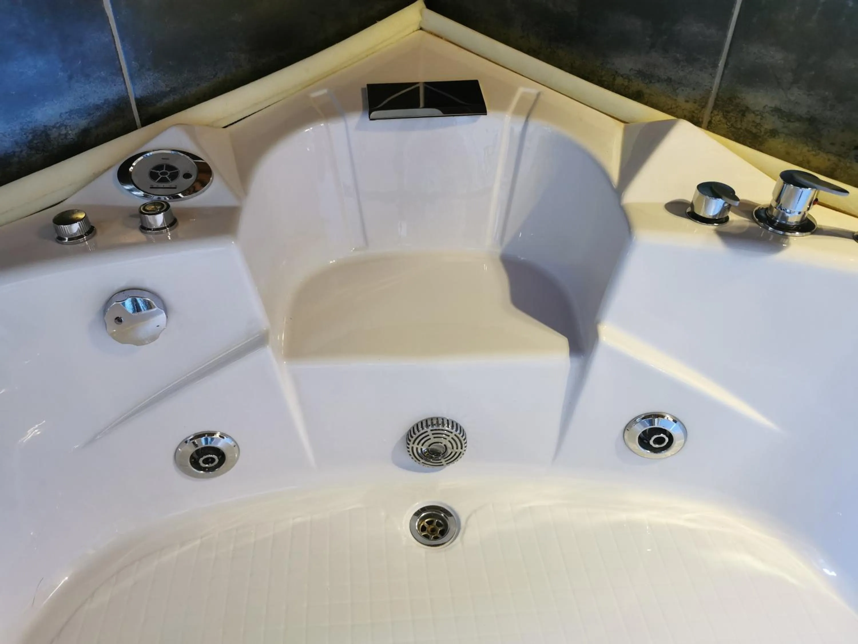 Hot Tub in Villa Cecilio