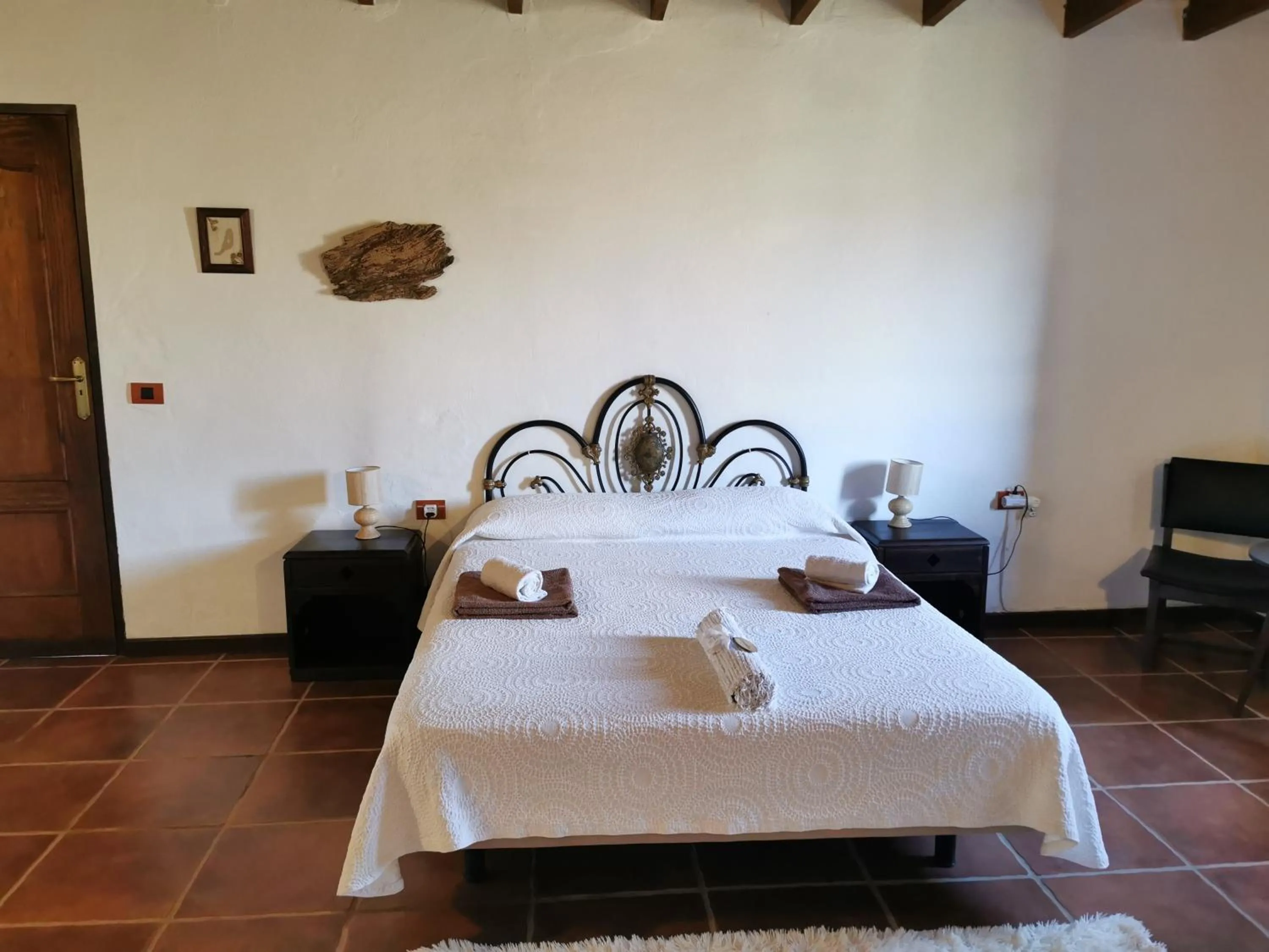 Decorative detail, Bed in Villa Cecilio