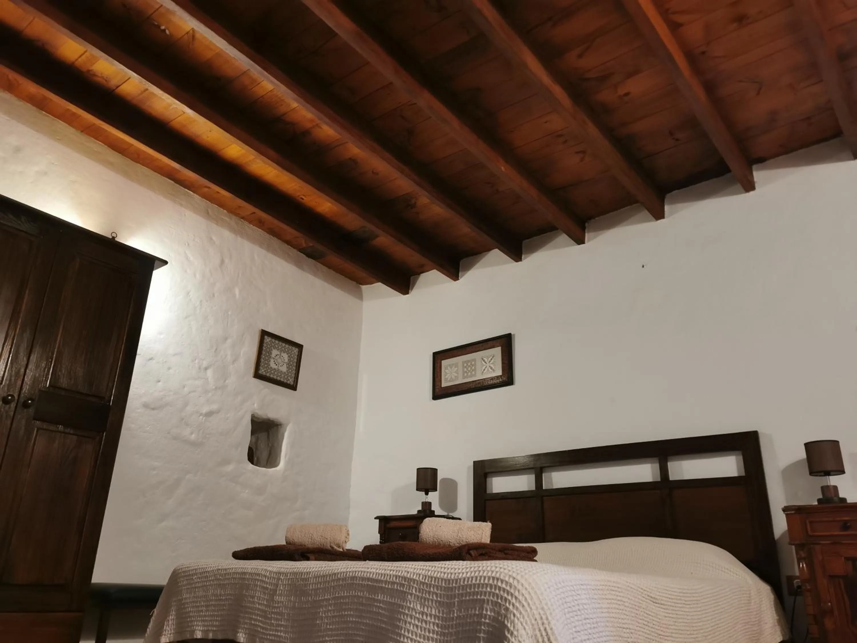 Decorative detail, Bed in Villa Cecilio