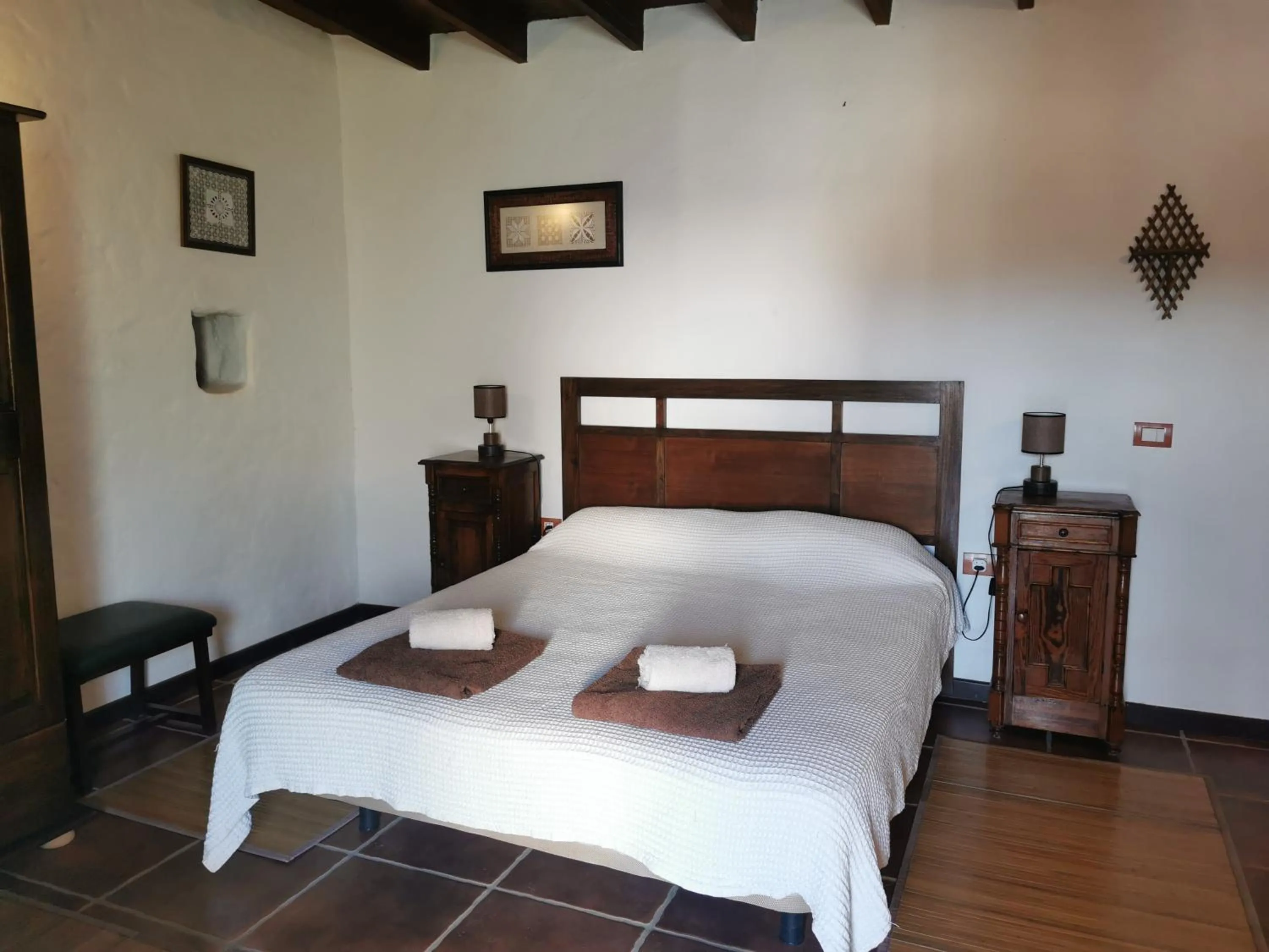 Decorative detail, Bed in Villa Cecilio