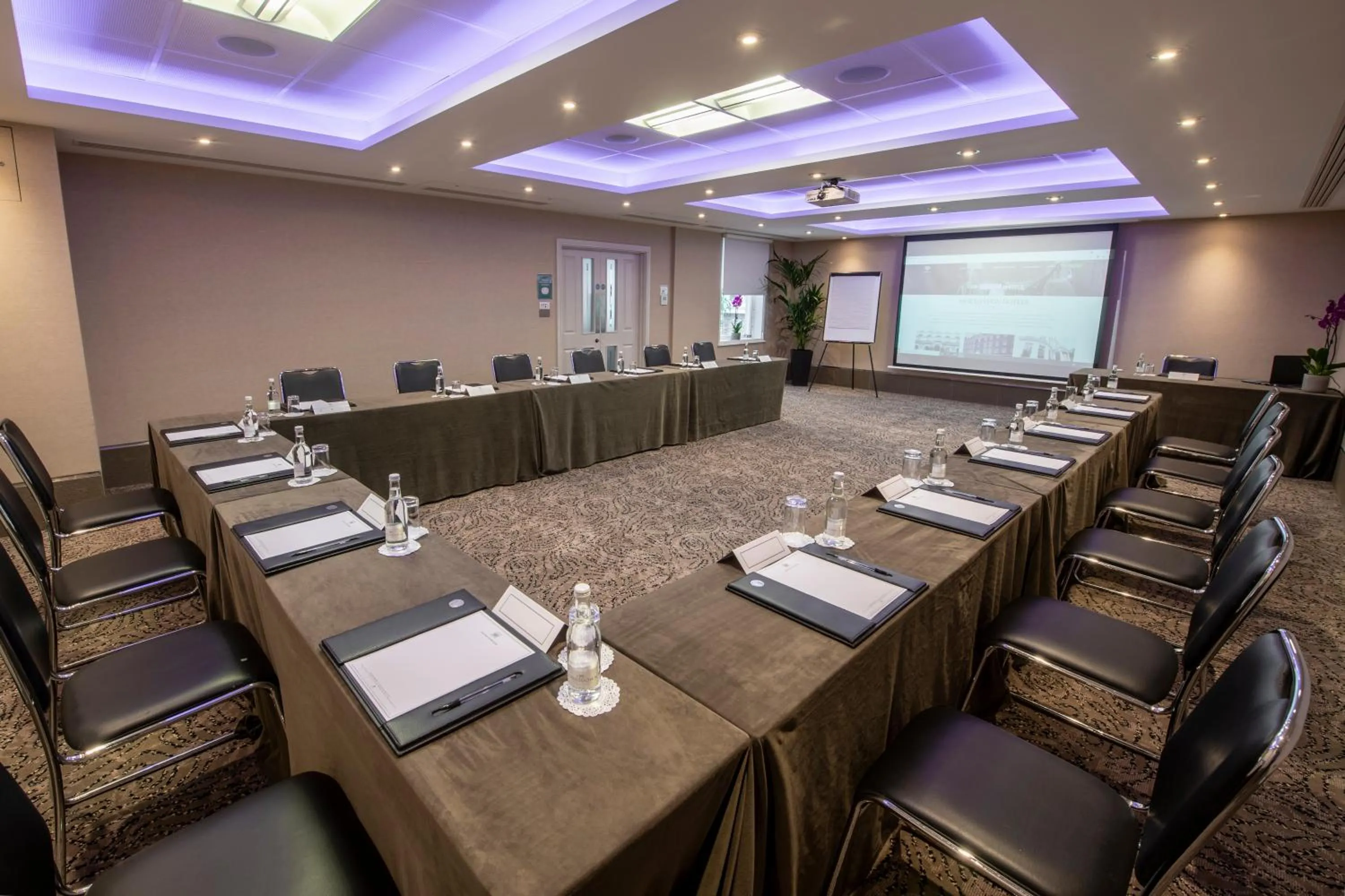Meeting/conference room in Gem Langham Court Hotel