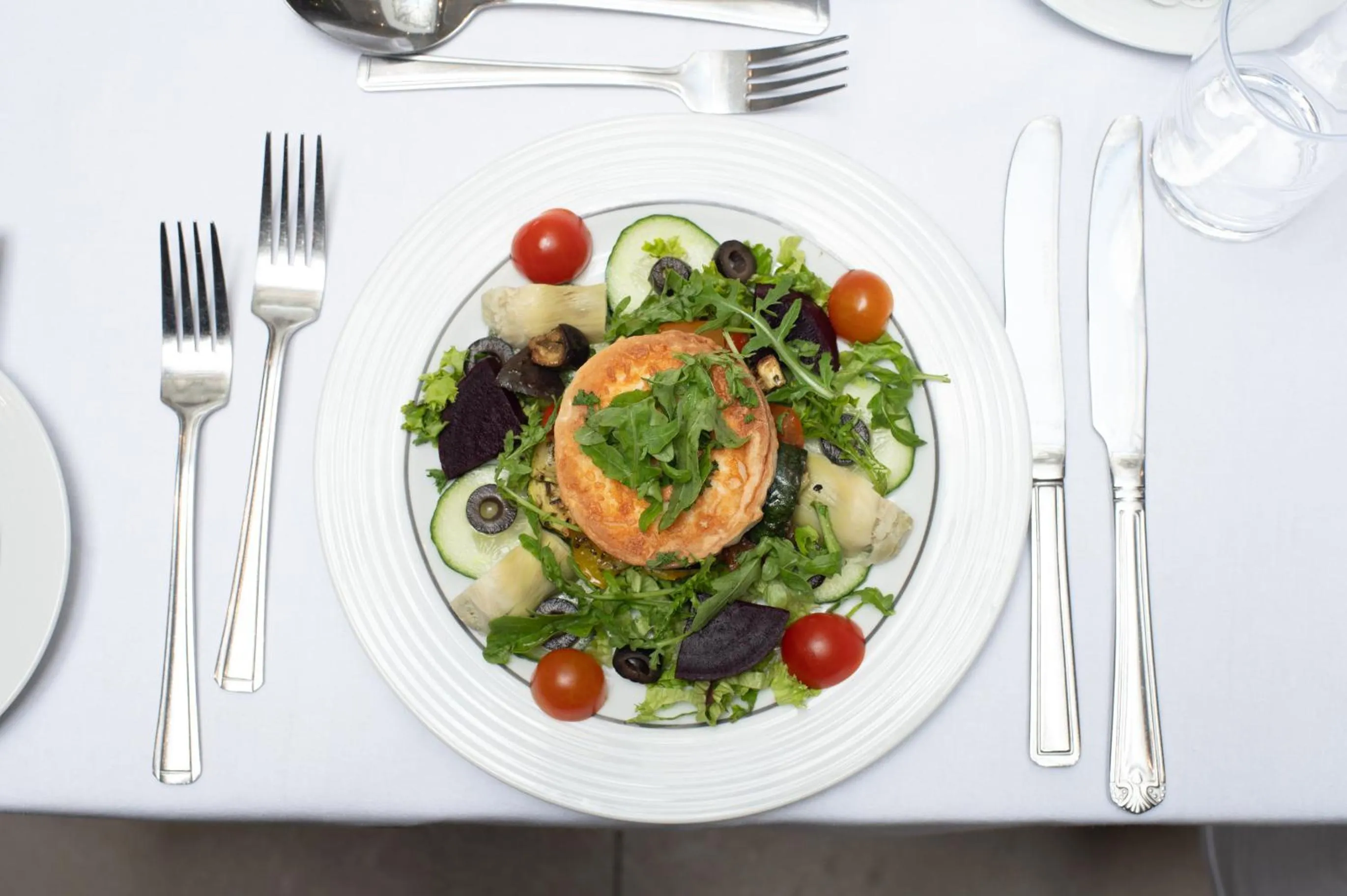 Food and drinks in Gem Langham Court Hotel