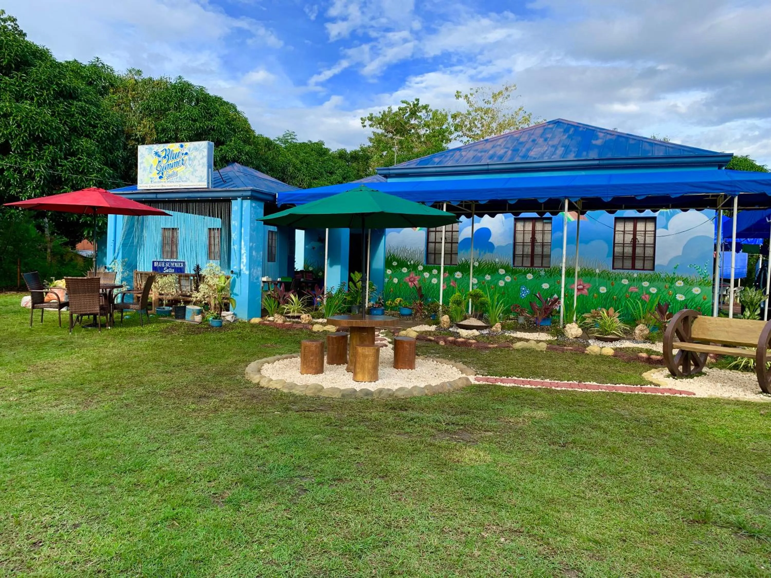 Property building in Blue Summer Suites & Restaurant