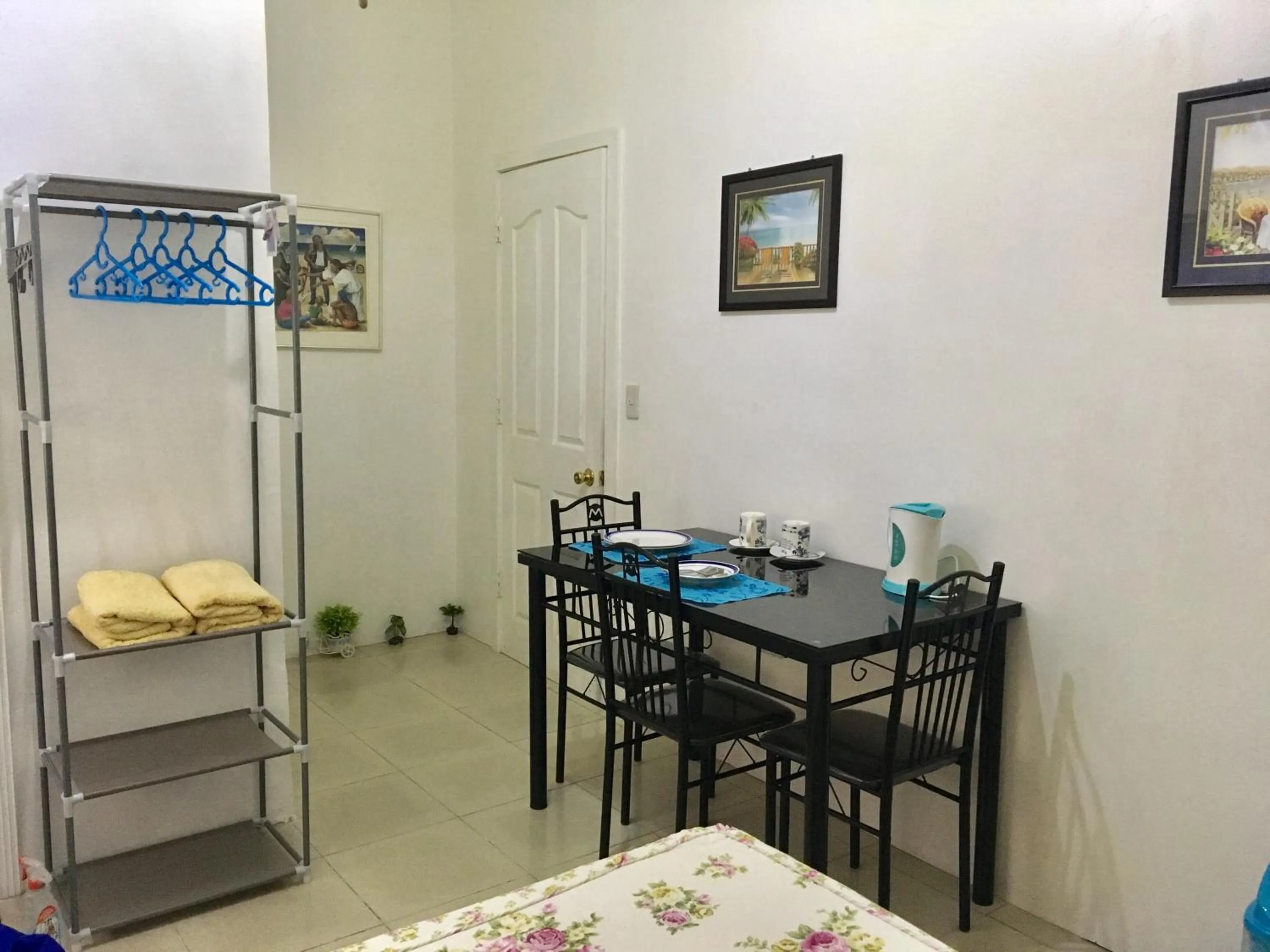 Blue Summer Suites & Restaurant