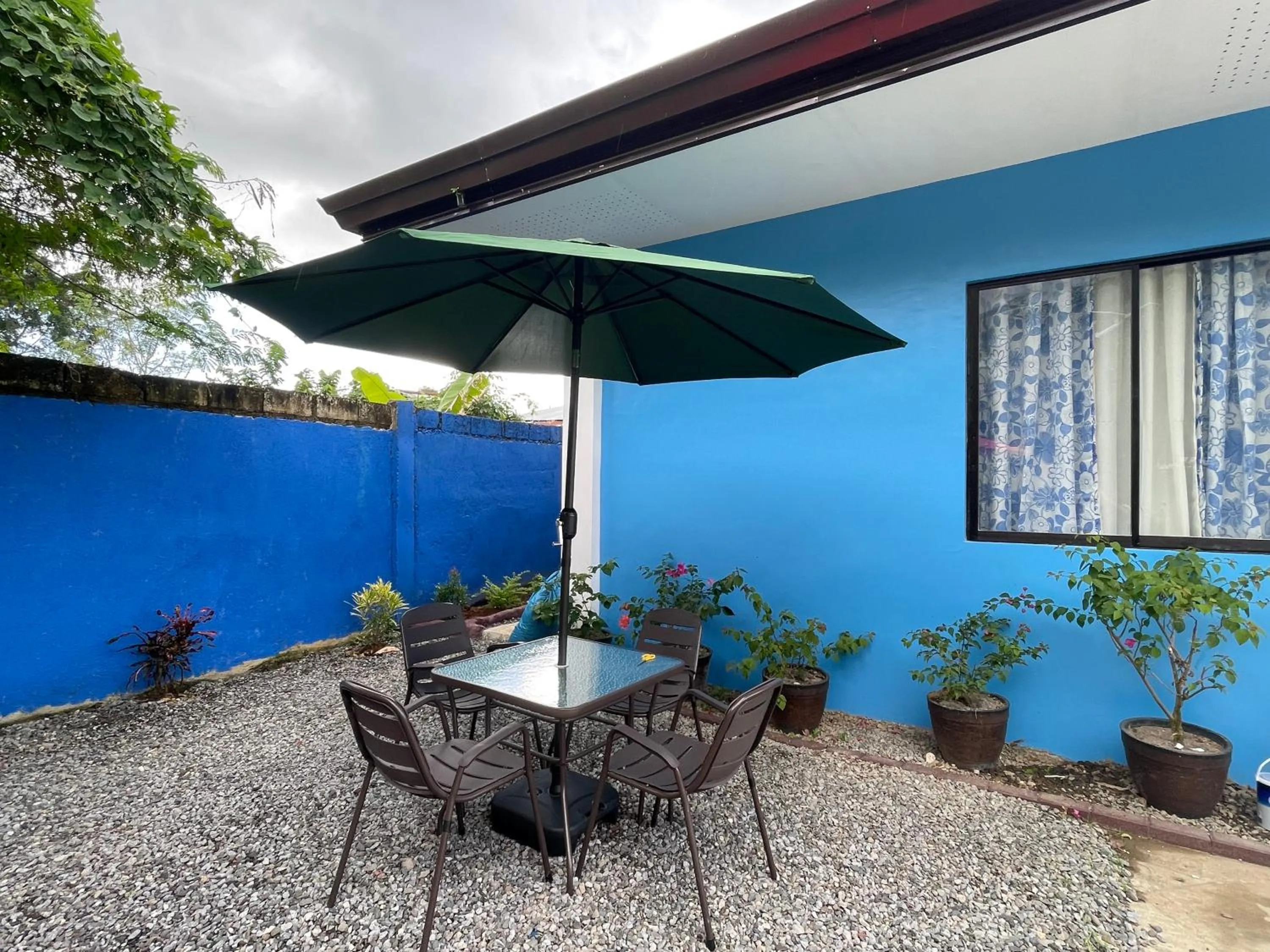 Blue Summer Suites & Restaurant