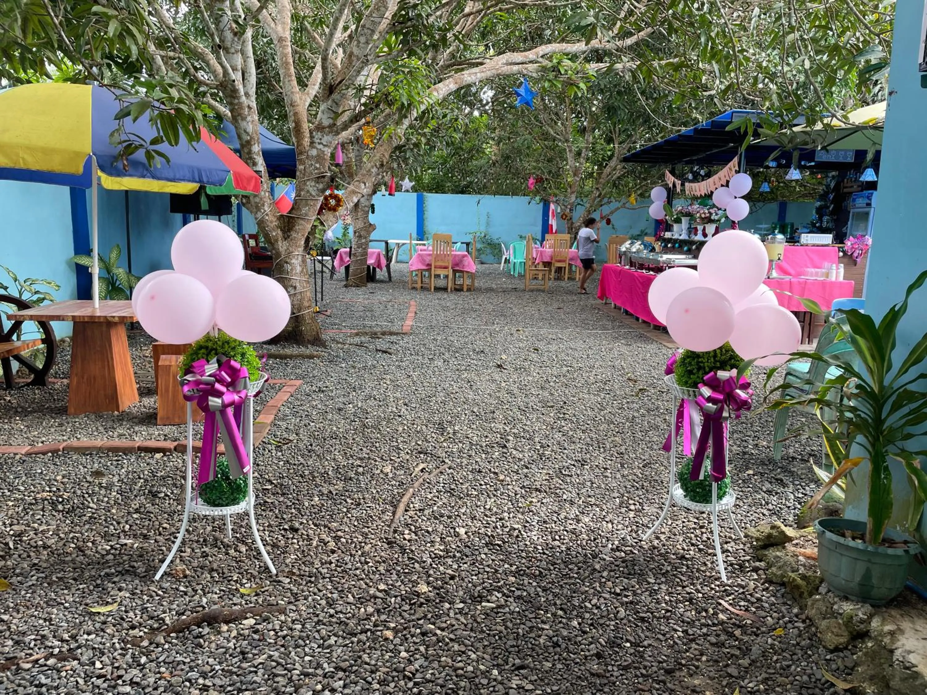 Restaurant/places to eat in Blue Summer Suites & Restaurant