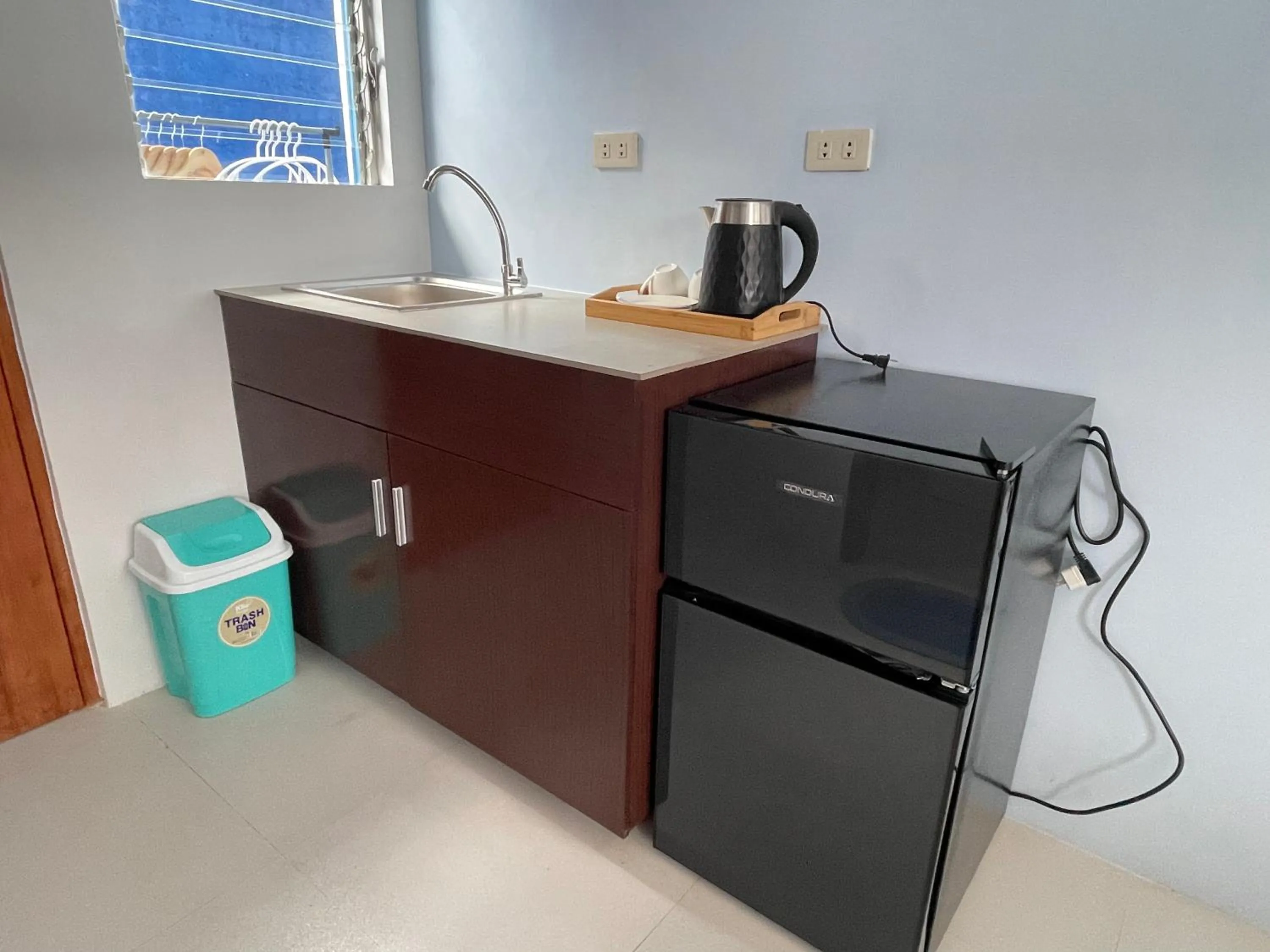 Blue Summer Suites & Restaurant