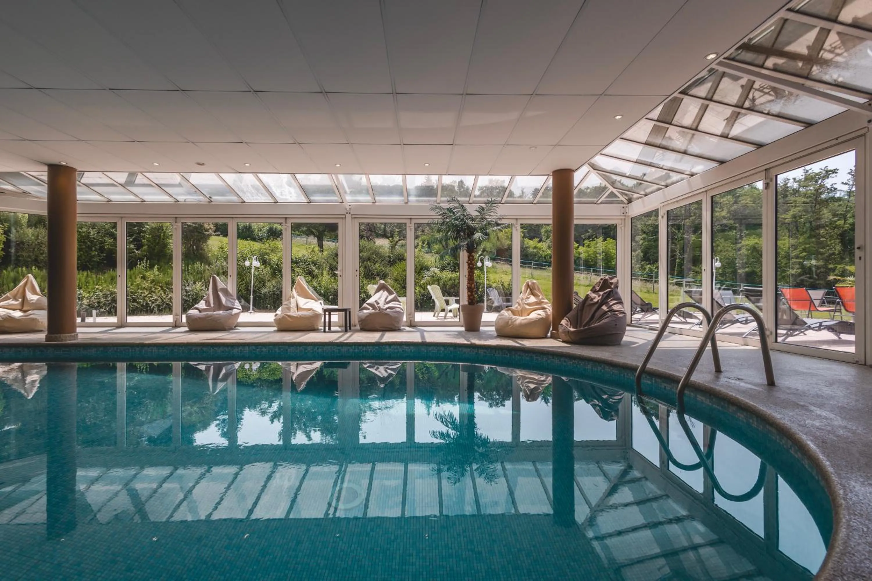 Swimming pool in Hôtel les Bergeronnettes