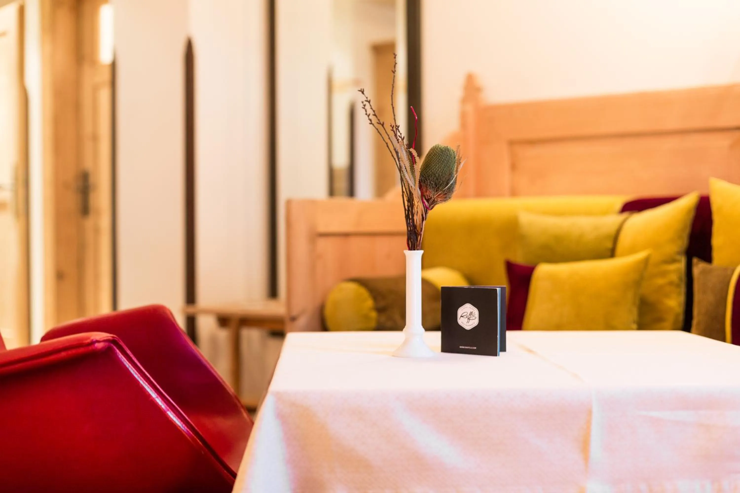 Decorative detail in Raffl's St. Antoner Hof