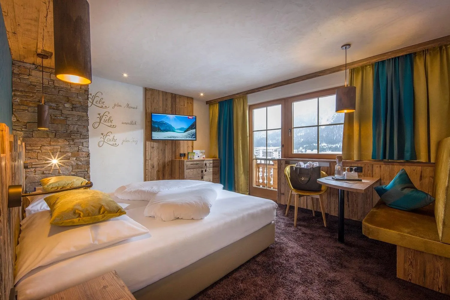 Bed in Liebes Caroline 4-Sterne-Hotel