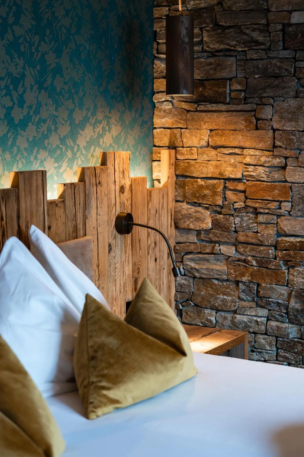 Bed in Liebes Caroline 4-Sterne-Hotel