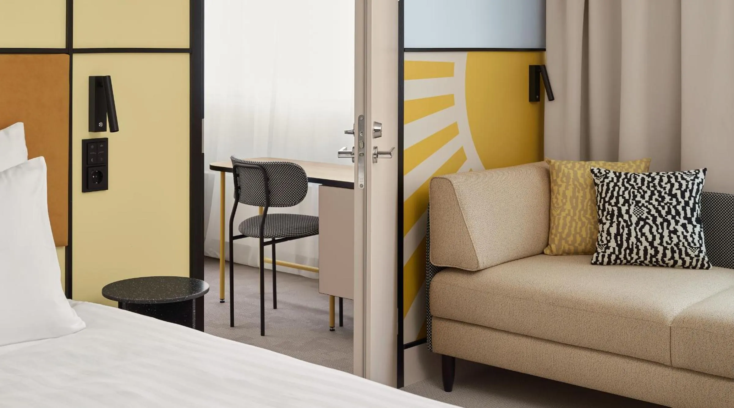 Living room, Bed in Original Sokos Hotel Royal