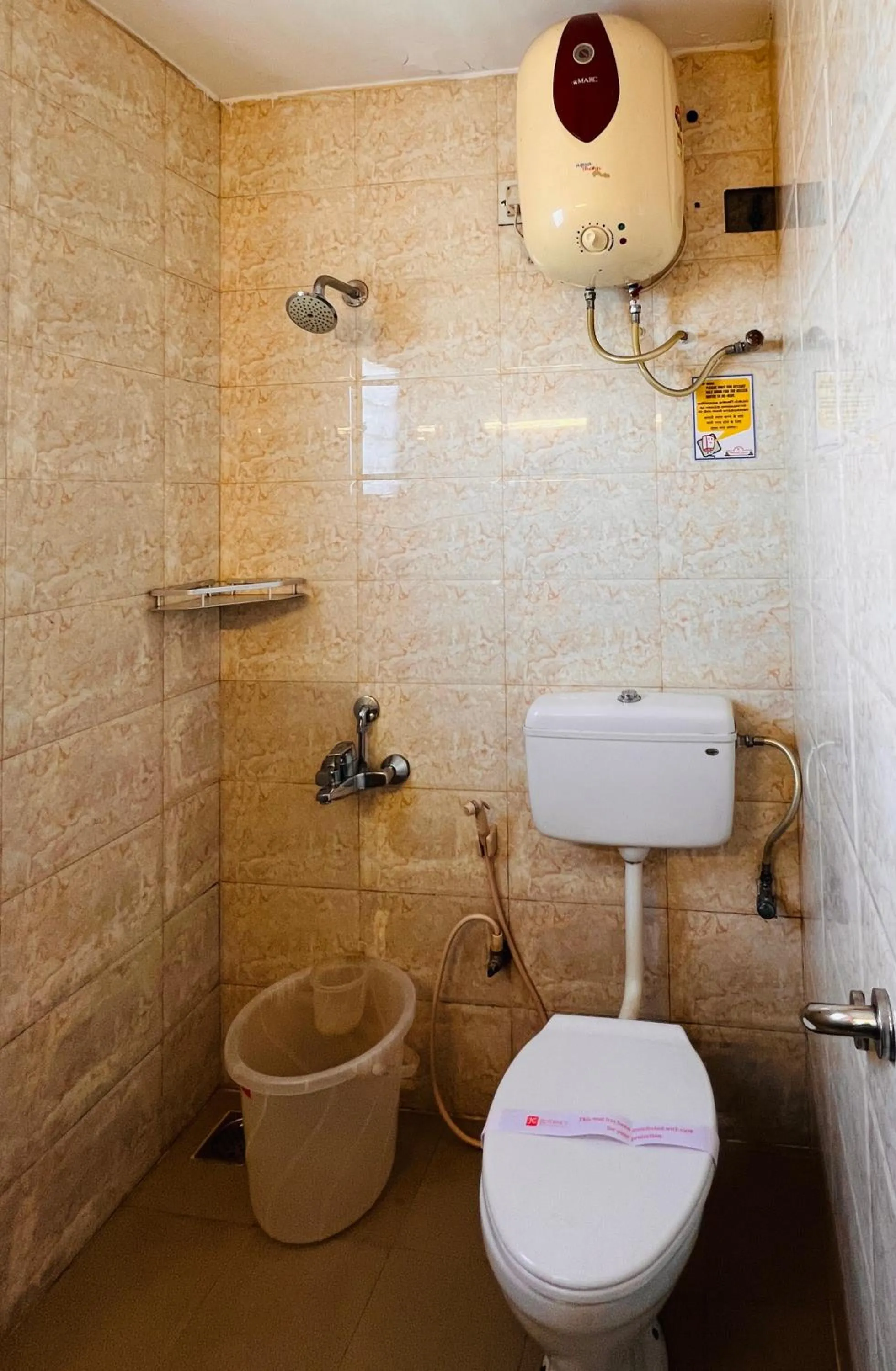 Shower in JC Woodville Manor