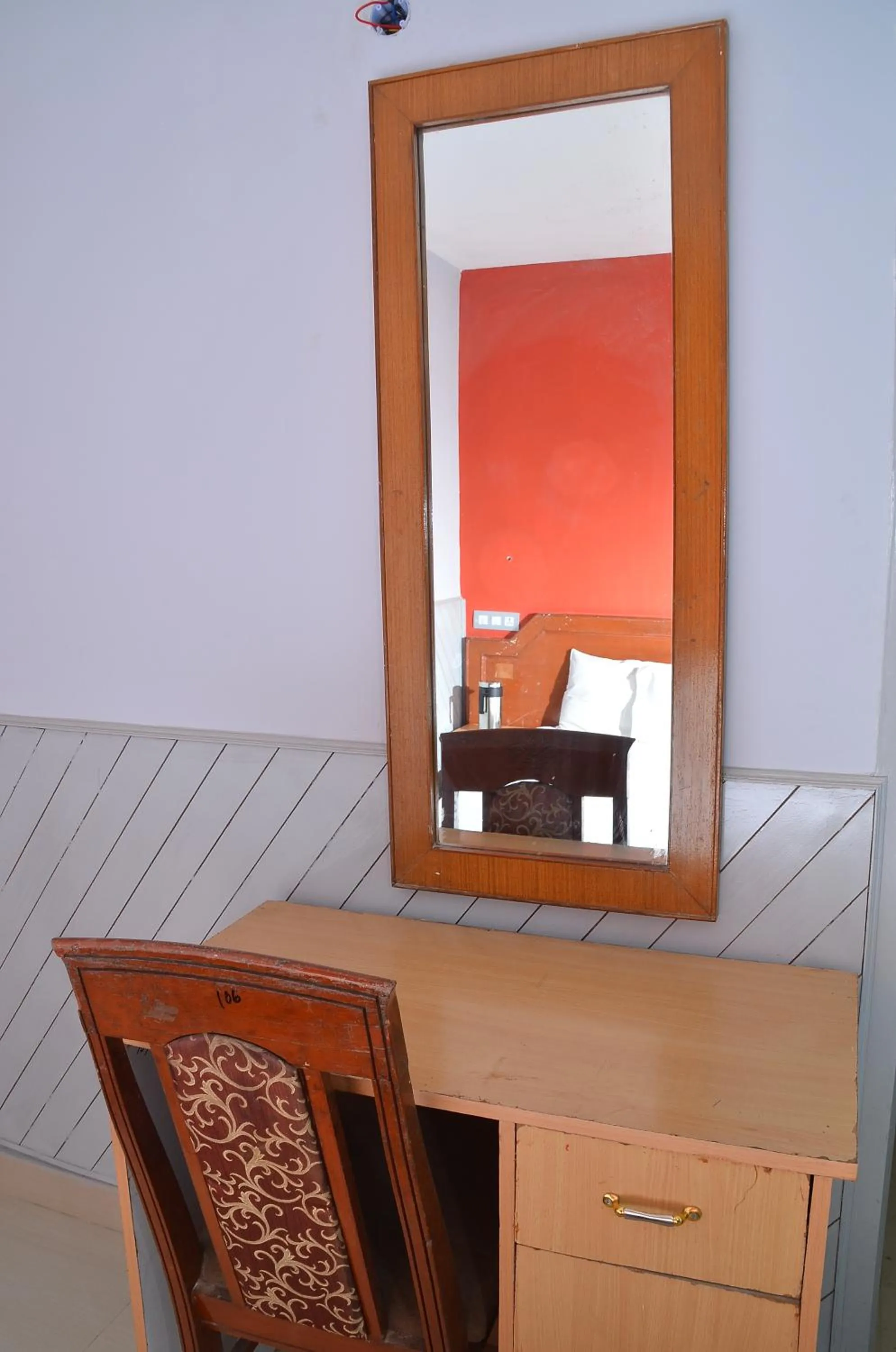 Seating area in JC Woodville Manor