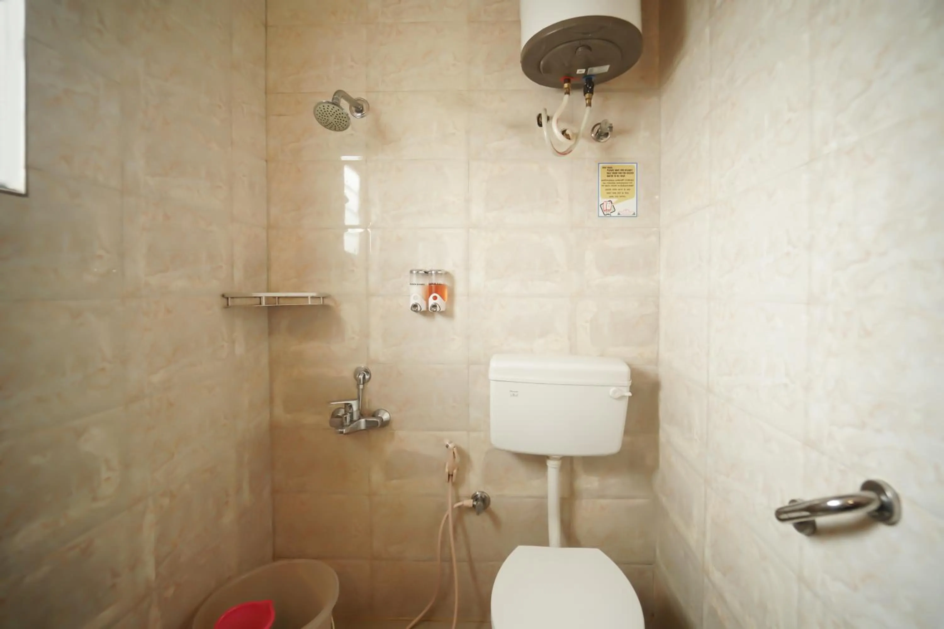 Shower in JC Woodville Manor