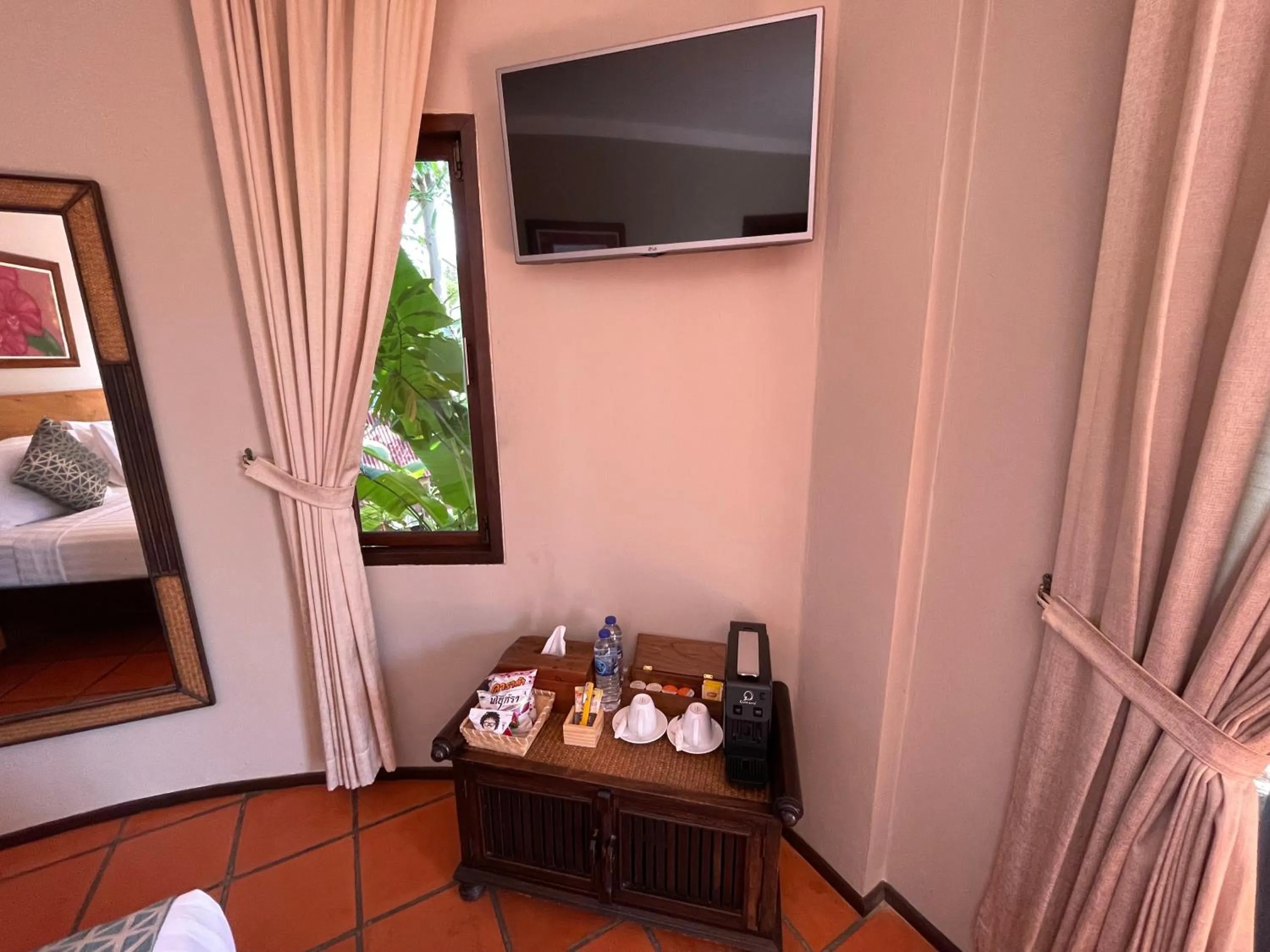 TV and multimedia, Bed in Beyond The Blue Horizon Boutique Bungalows