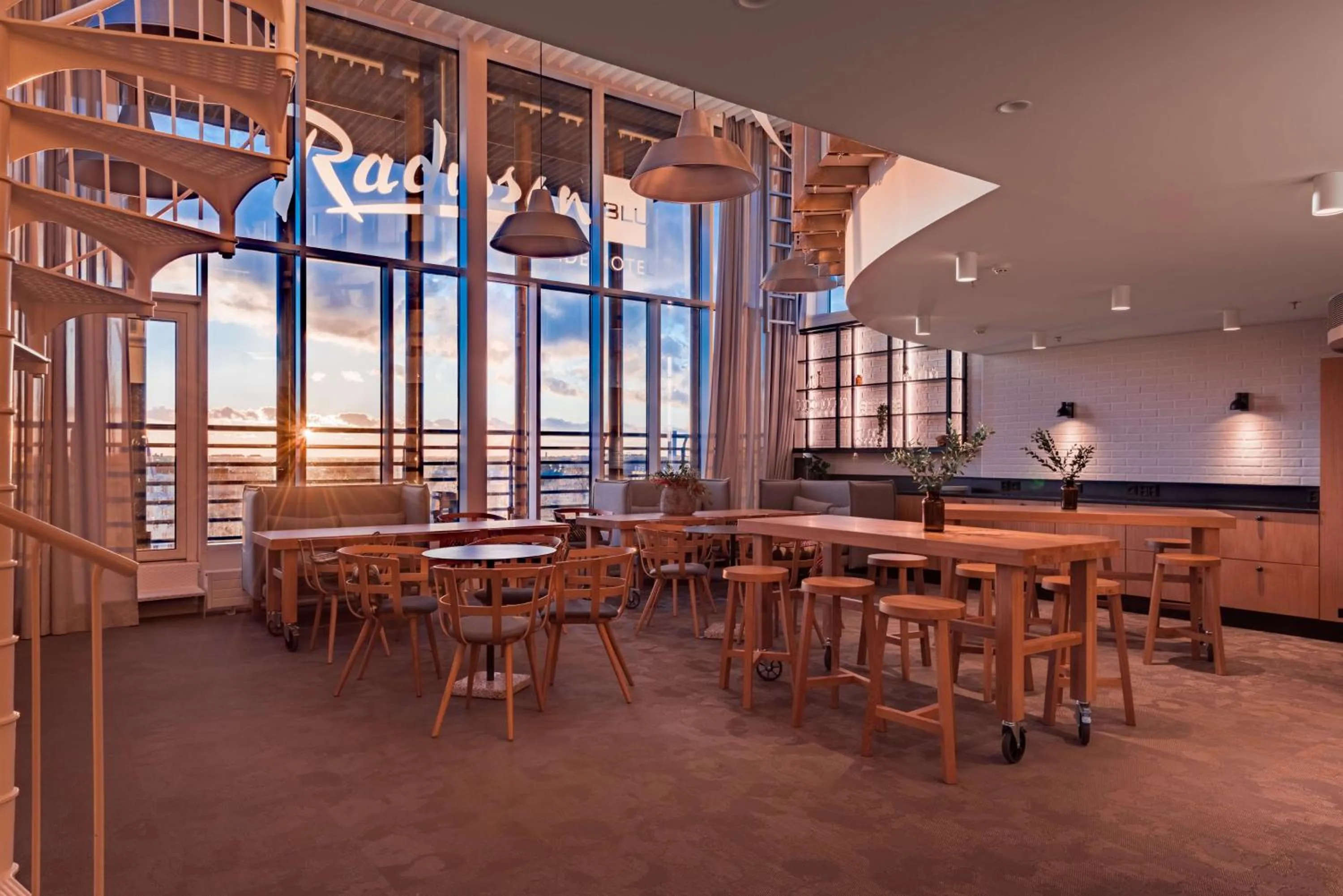 Lounge or bar in Radisson Blu Seaside Hotel, Helsinki