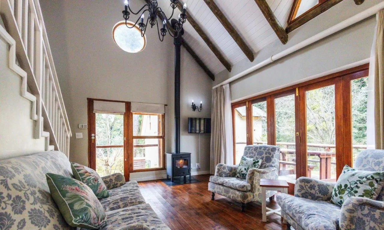 Living room in Hogsback Arminel Hotel