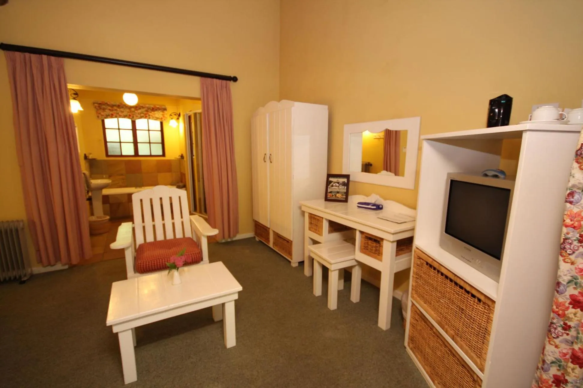 TV and multimedia in Hogsback Arminel Hotel