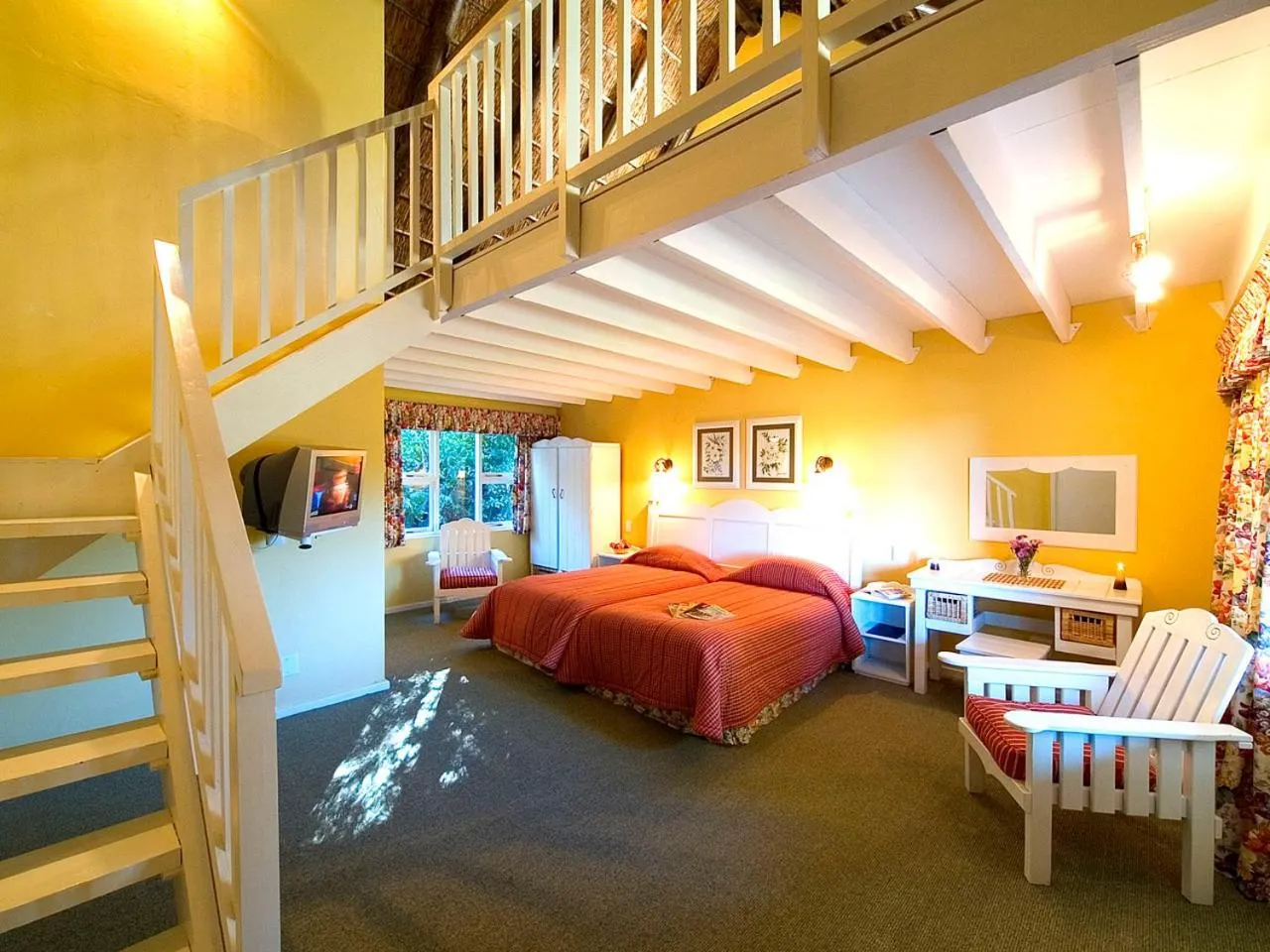 Photo of the whole room, Bed in Hogsback Arminel Hotel