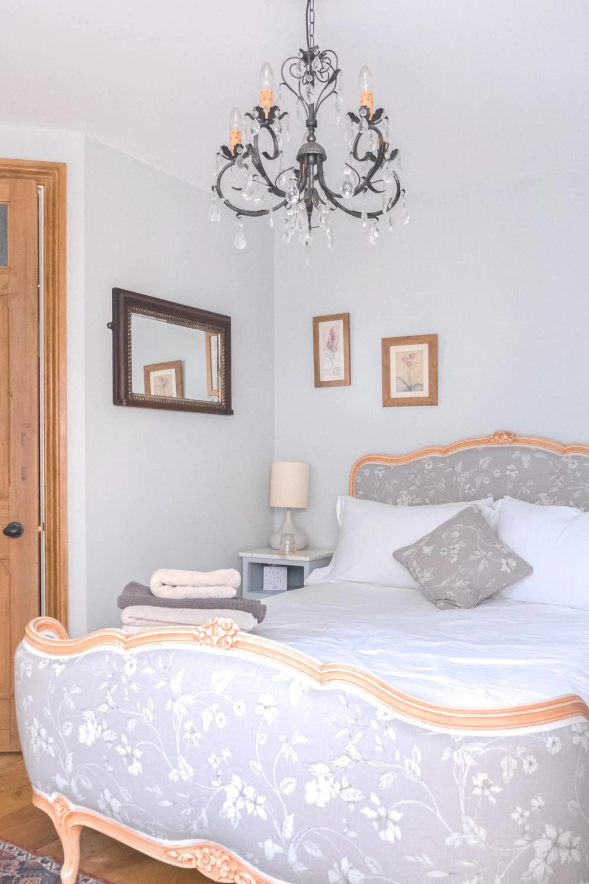 Bed in The Rear of the Plough,Everdon.