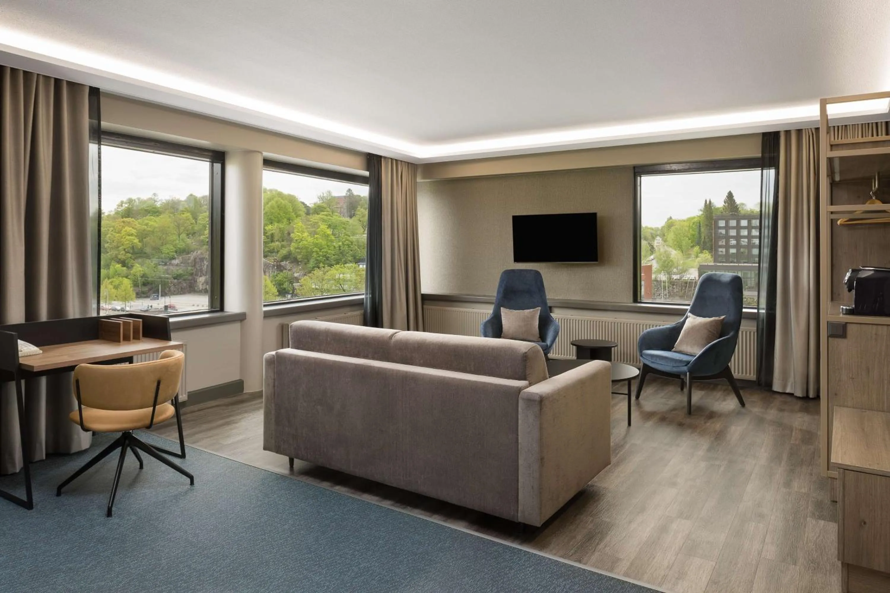 Photo of the whole room in Radisson Blu Marina Palace Hotel, Turku