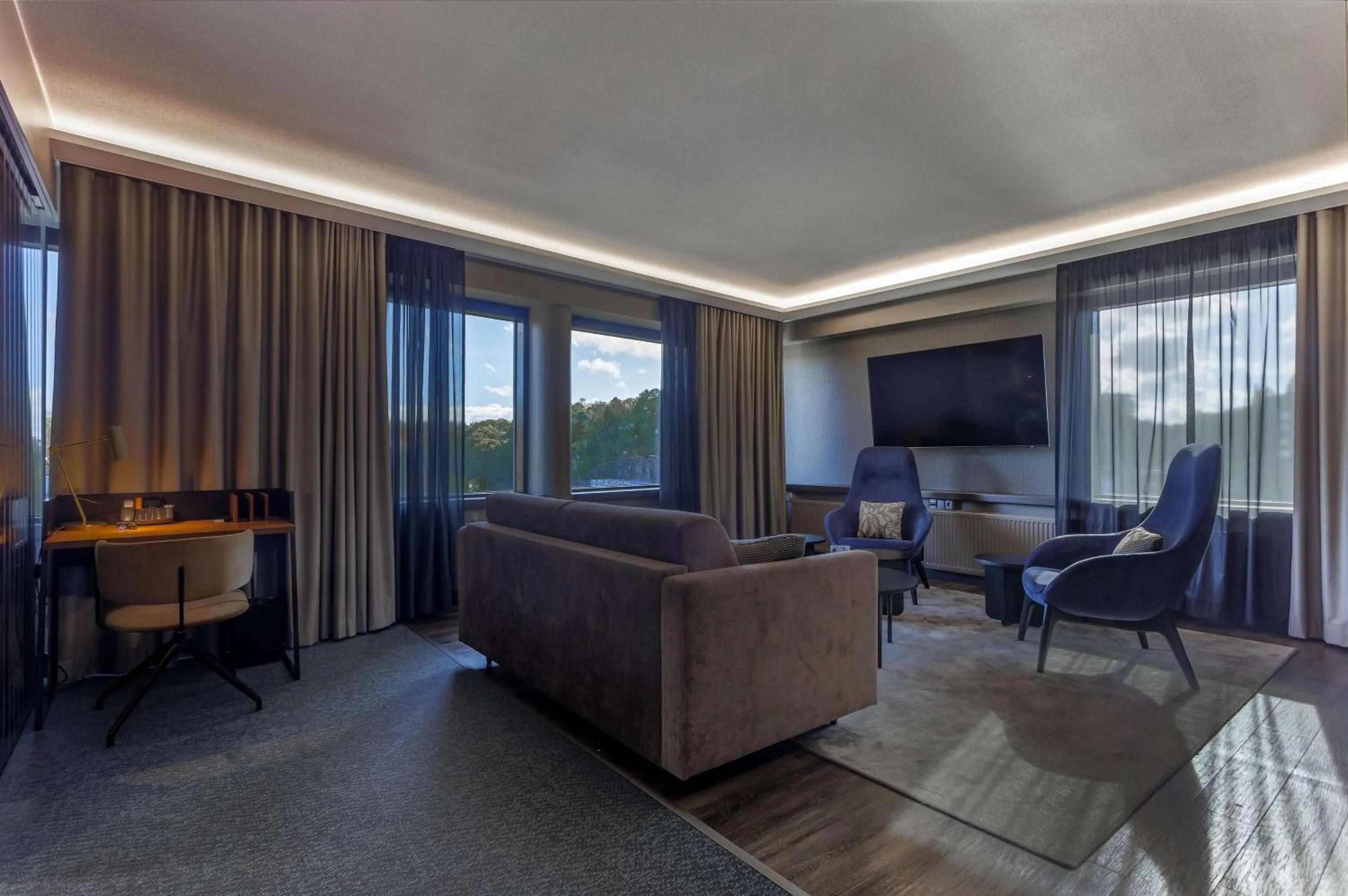 Photo of the whole room in Radisson Blu Marina Palace Hotel, Turku