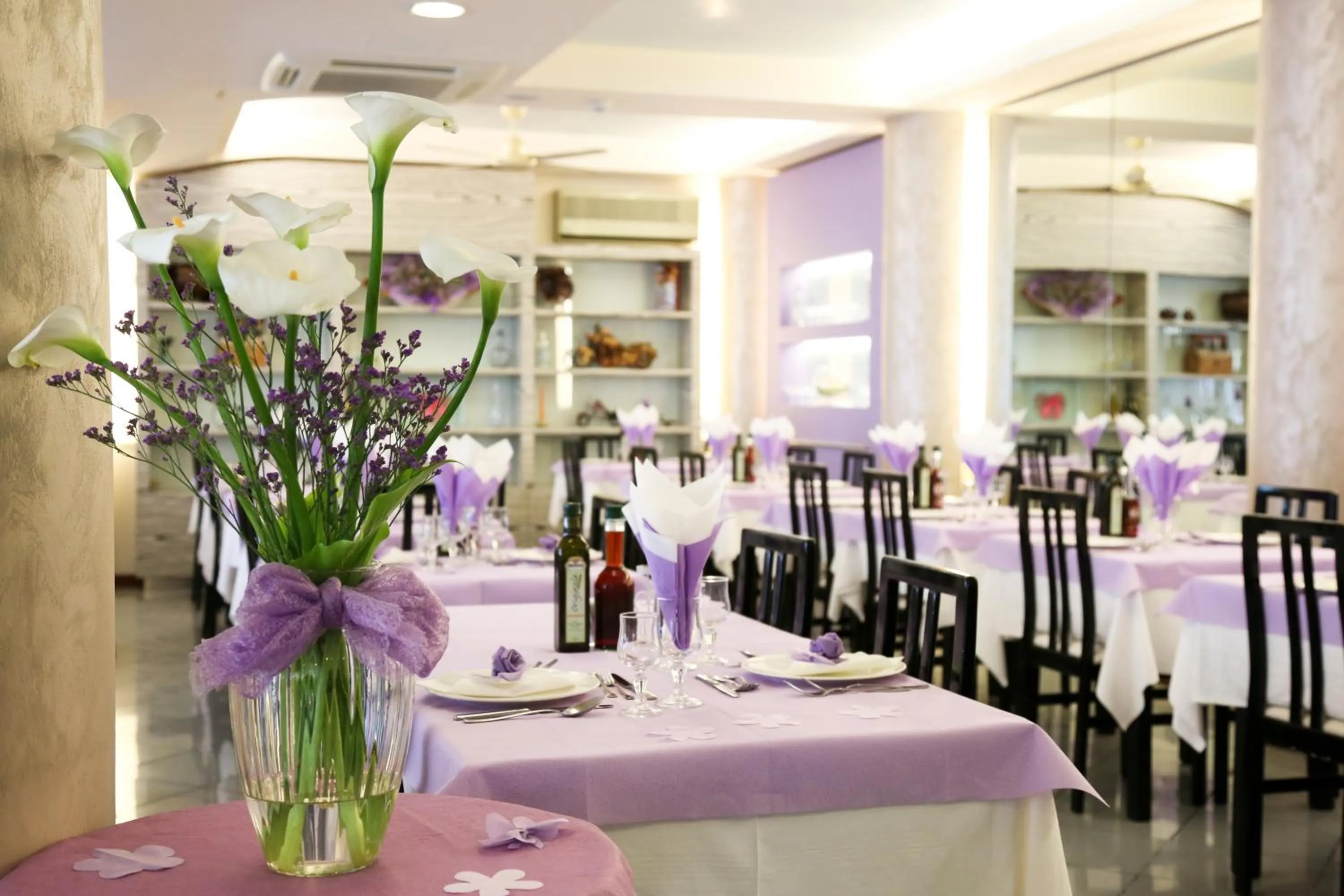 Restaurant/places to eat in Hotel Ambra