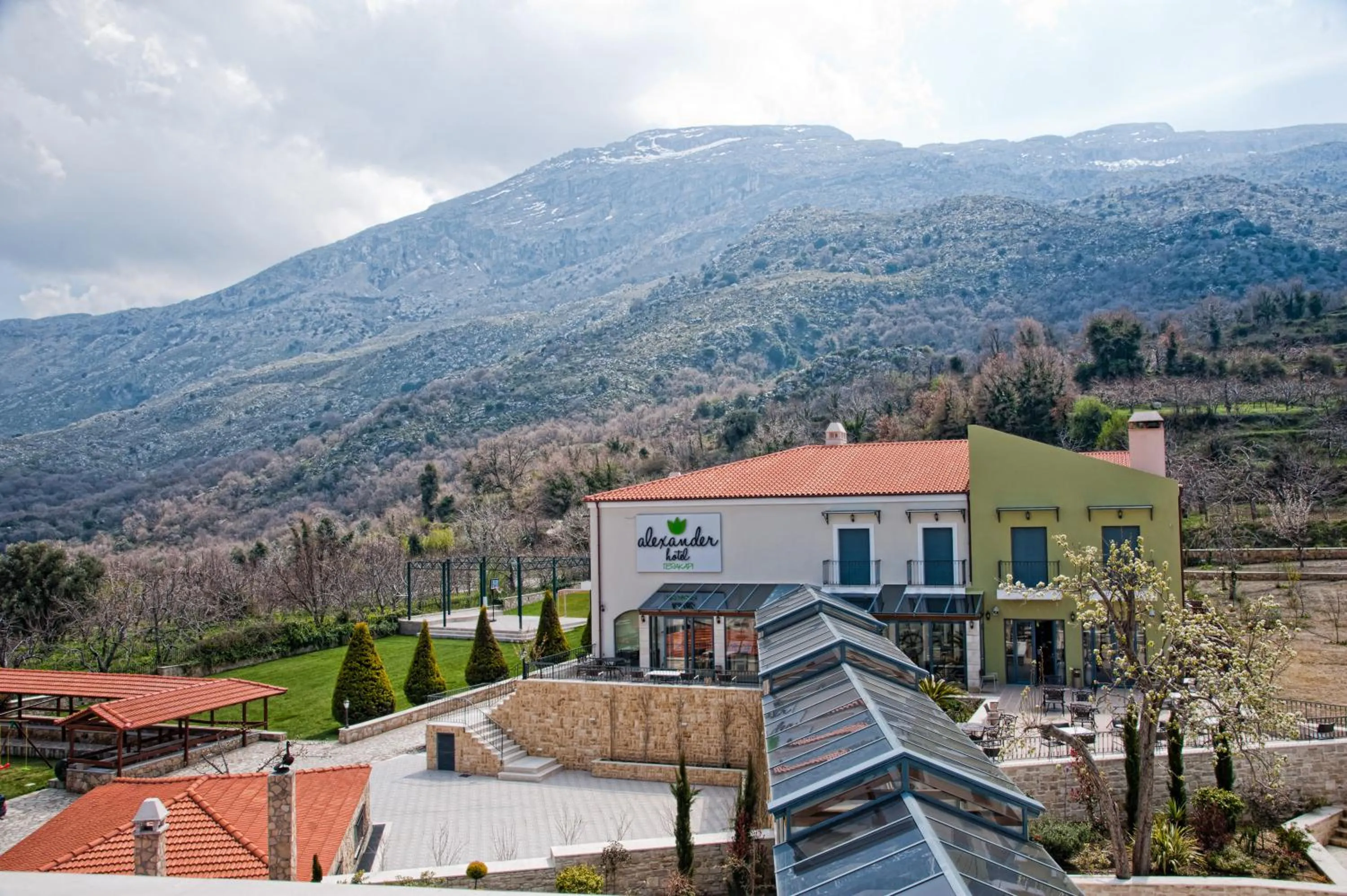 Property building in Alexander Mountain Resort