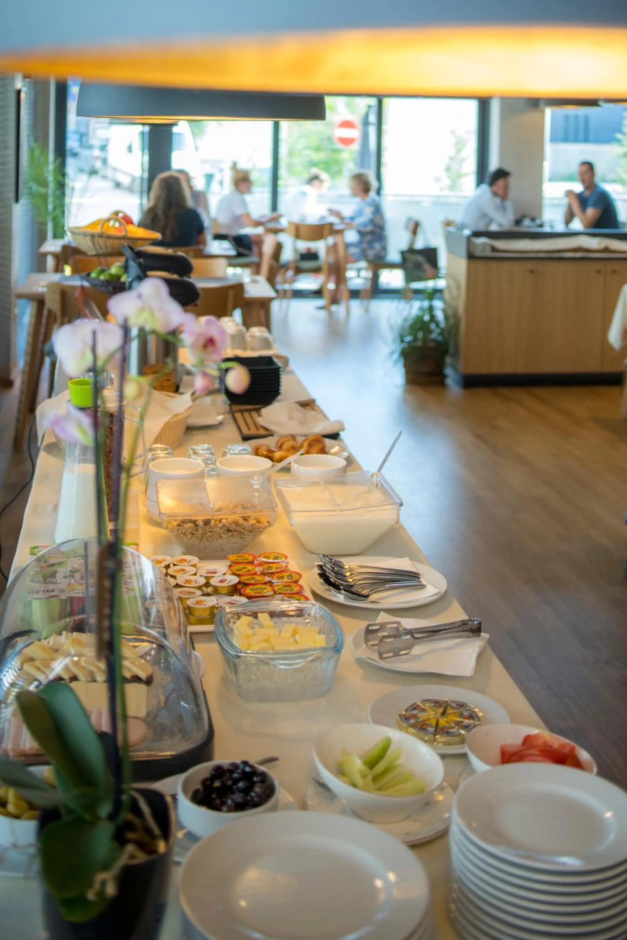 Restaurant/places to eat in City Inn