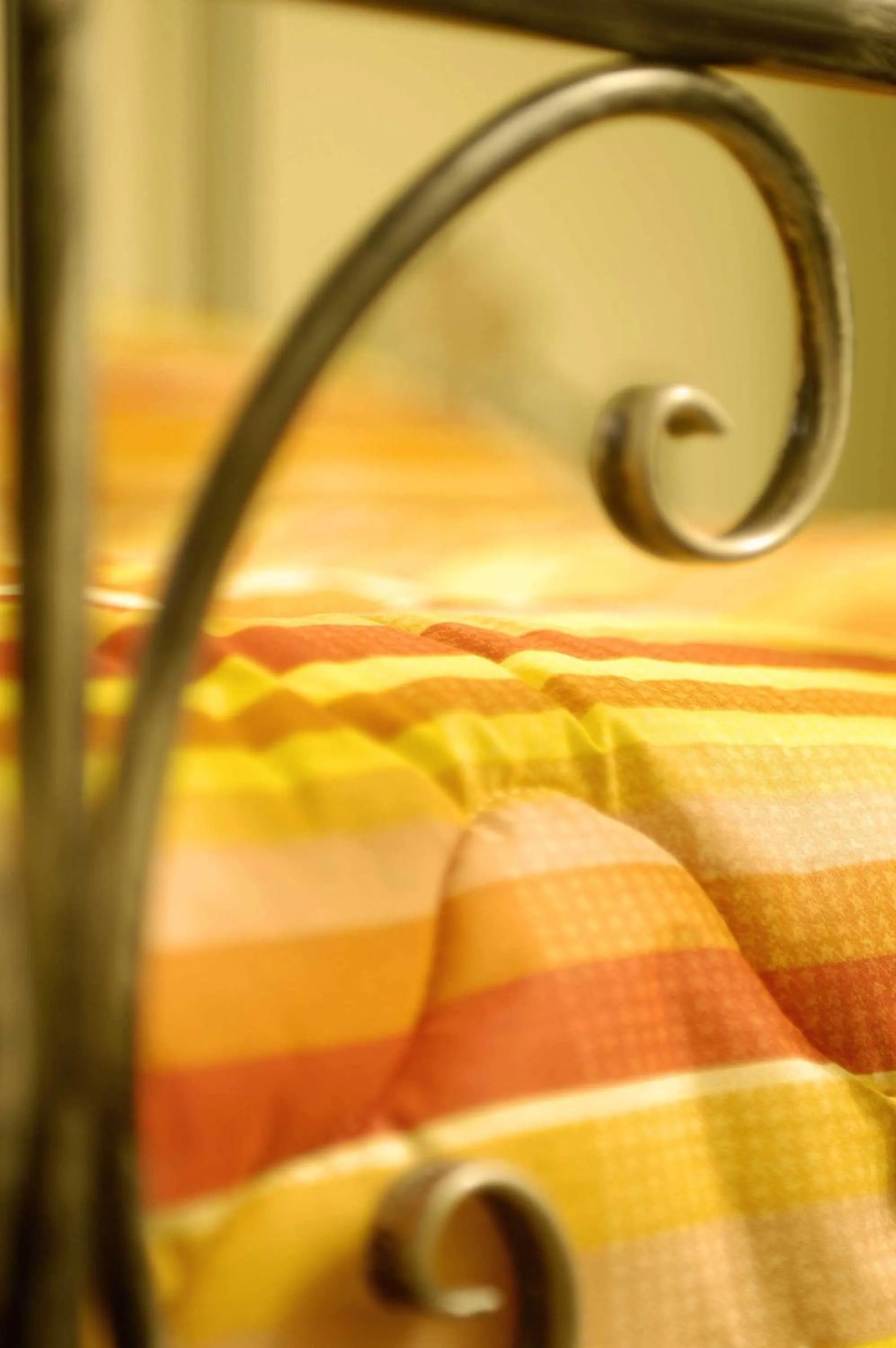 Decorative detail, Bed in I Colori Del Sole