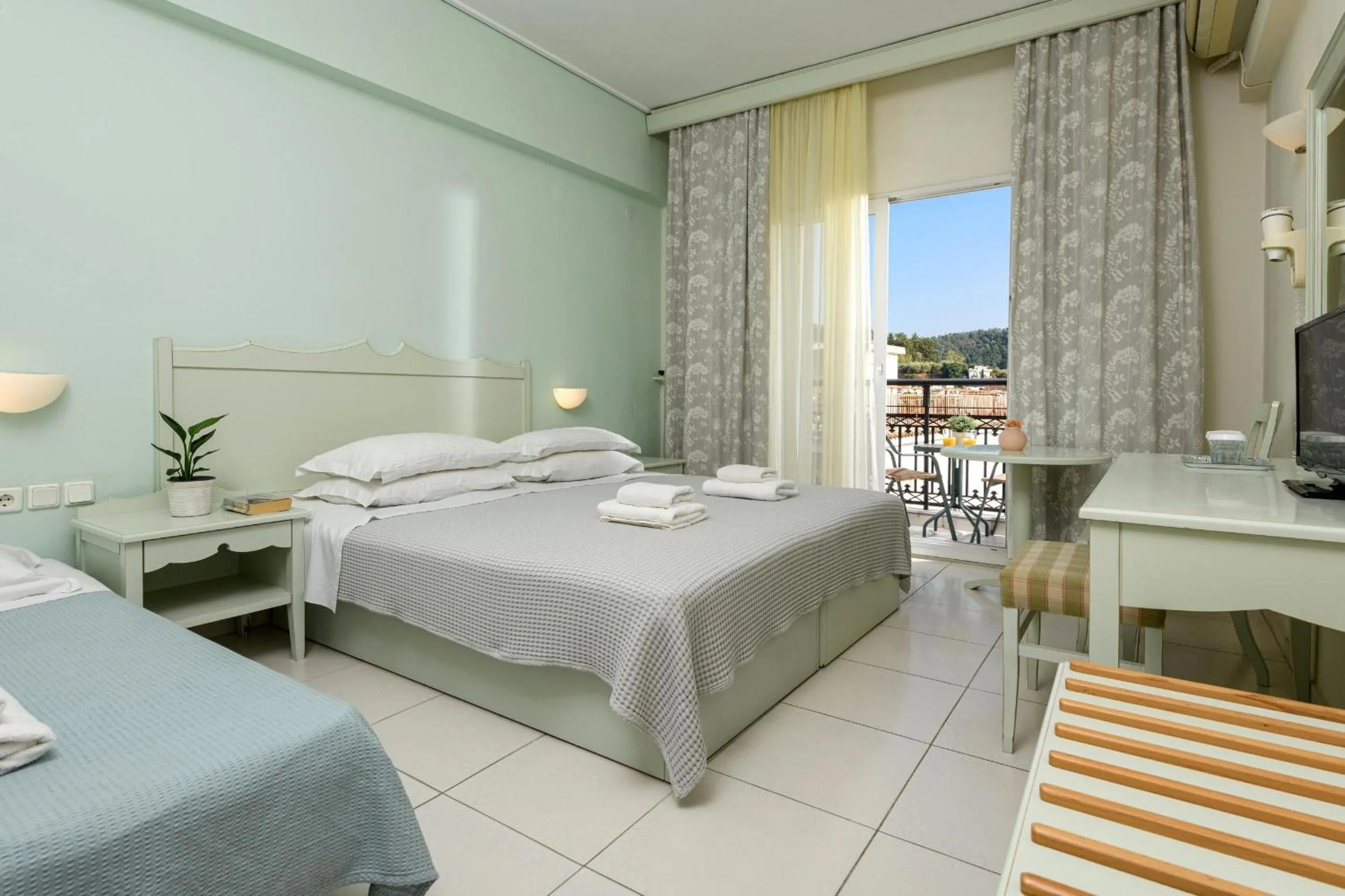 Bedroom, Bed in Hotel Timoleon