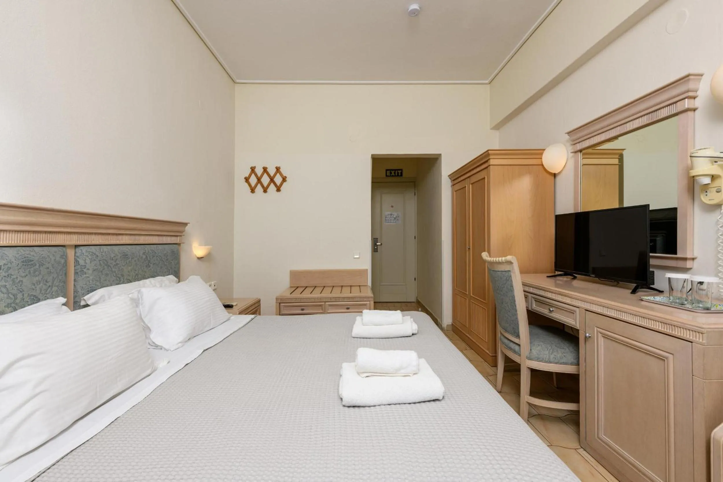 Bedroom, Bed in Hotel Timoleon