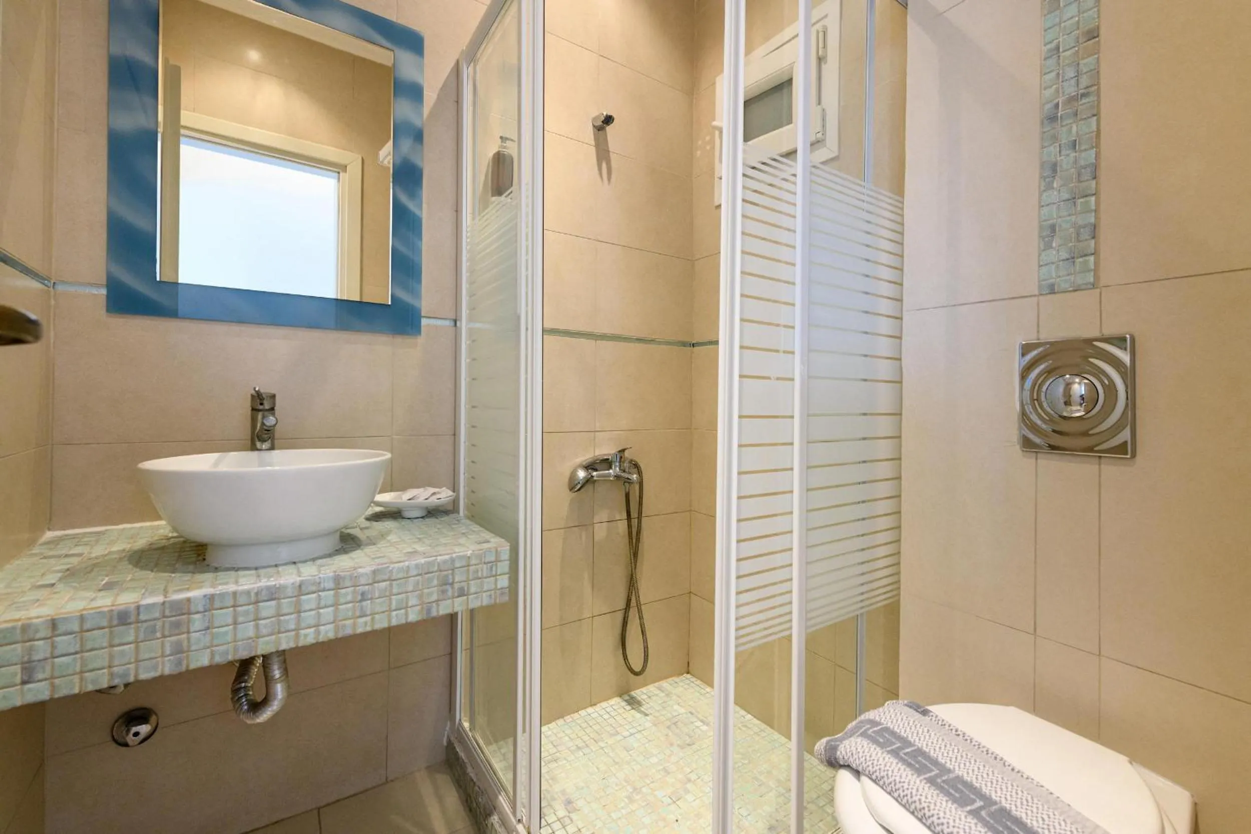 Bathroom in Hotel Timoleon