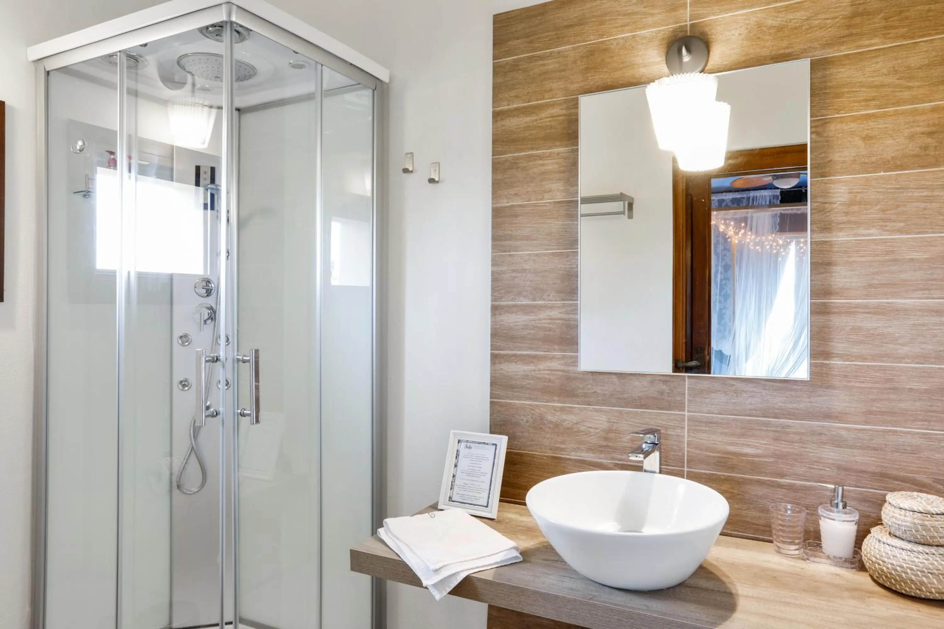 Shower in Locanda della Lavanda