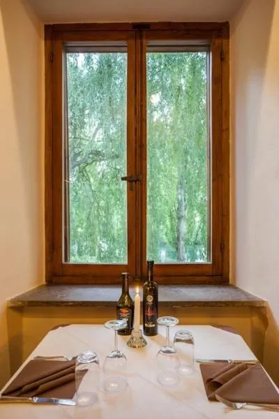 Restaurant/places to eat, Bed in Il Castello di Campello