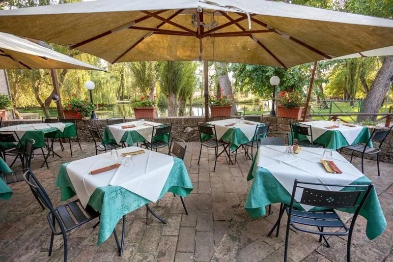 Restaurant/places to eat in Il Castello di Campello