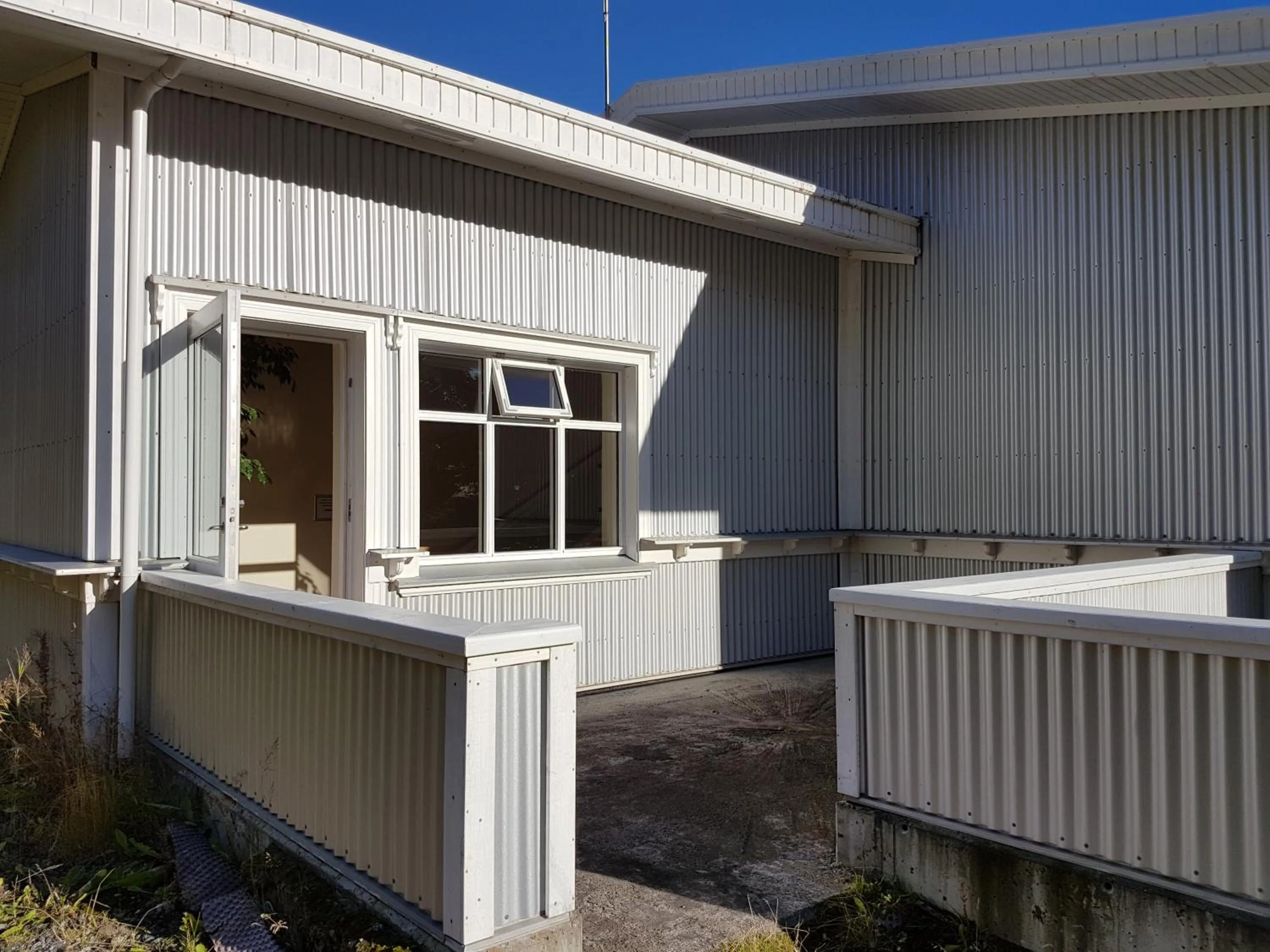 Facade/entrance in Vik Tröll Hotel
