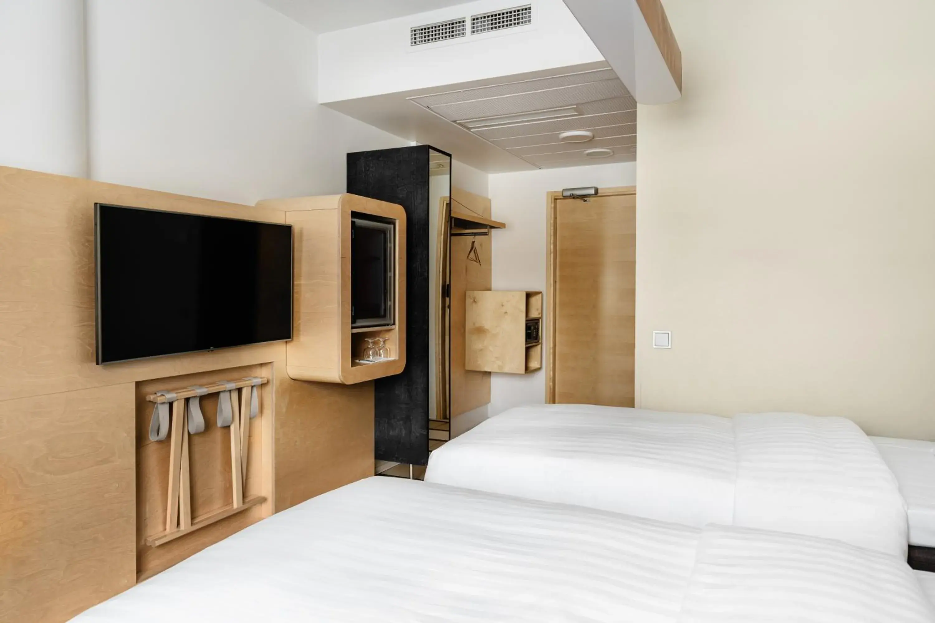 Standard Triple Room in Original Sokos Hotel Tapiola Garden Espoo Standard Triple Room in Original Sokos Hotel Tapiola Garden Espoo