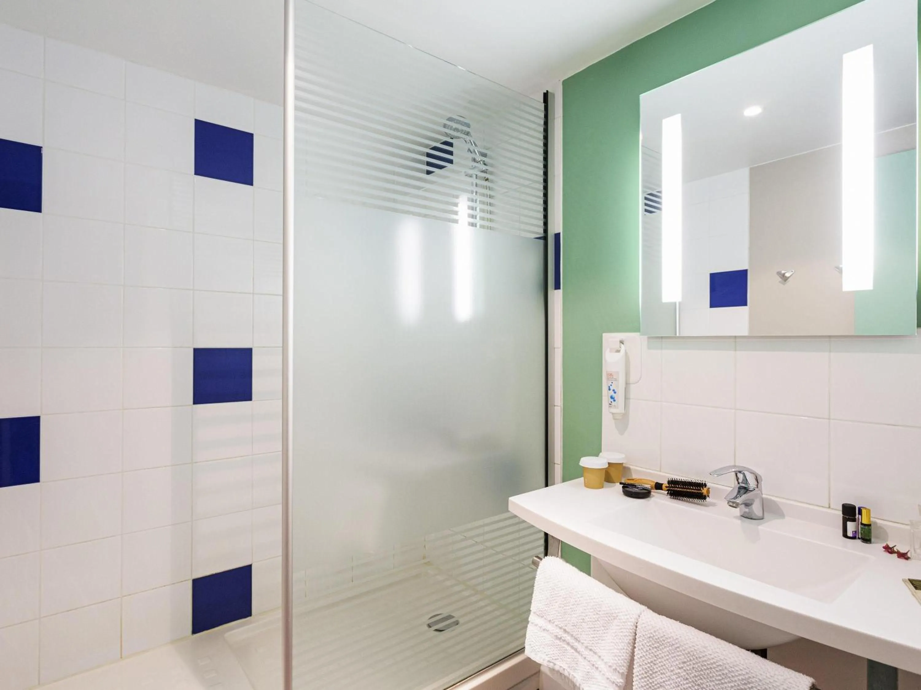 Bedroom in ibis budget Angoulême Nord