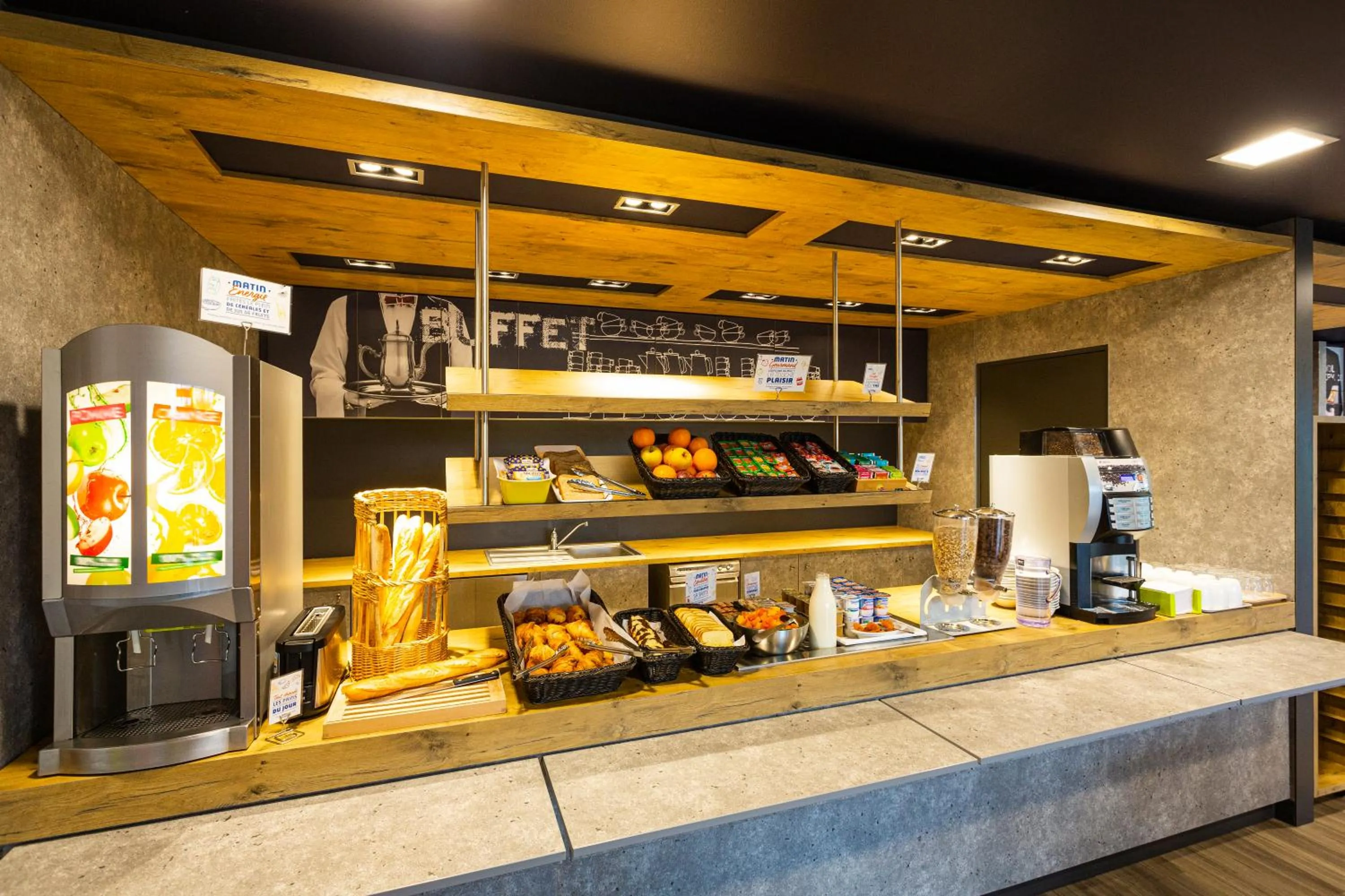 Food and drinks in ibis budget Angoulême Nord