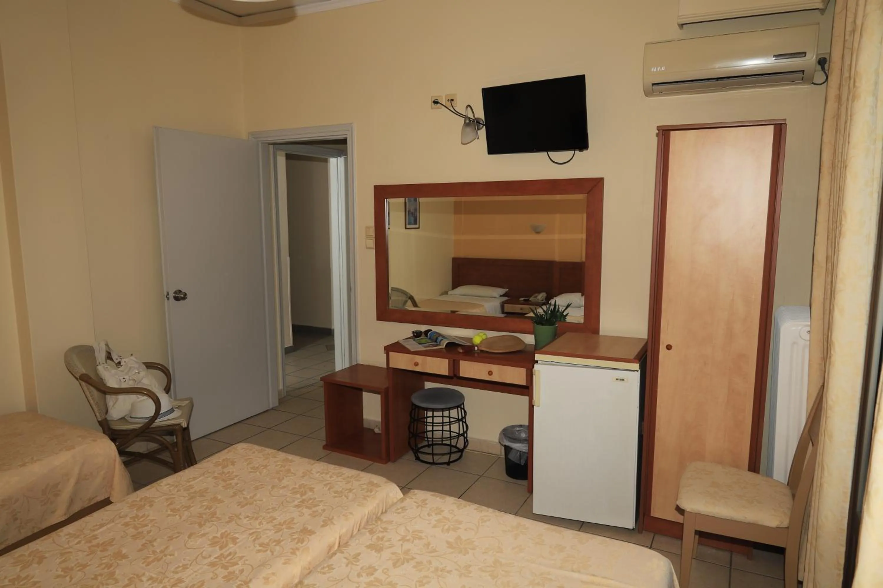 Bed in IKAROS Hotel ELLINIKO