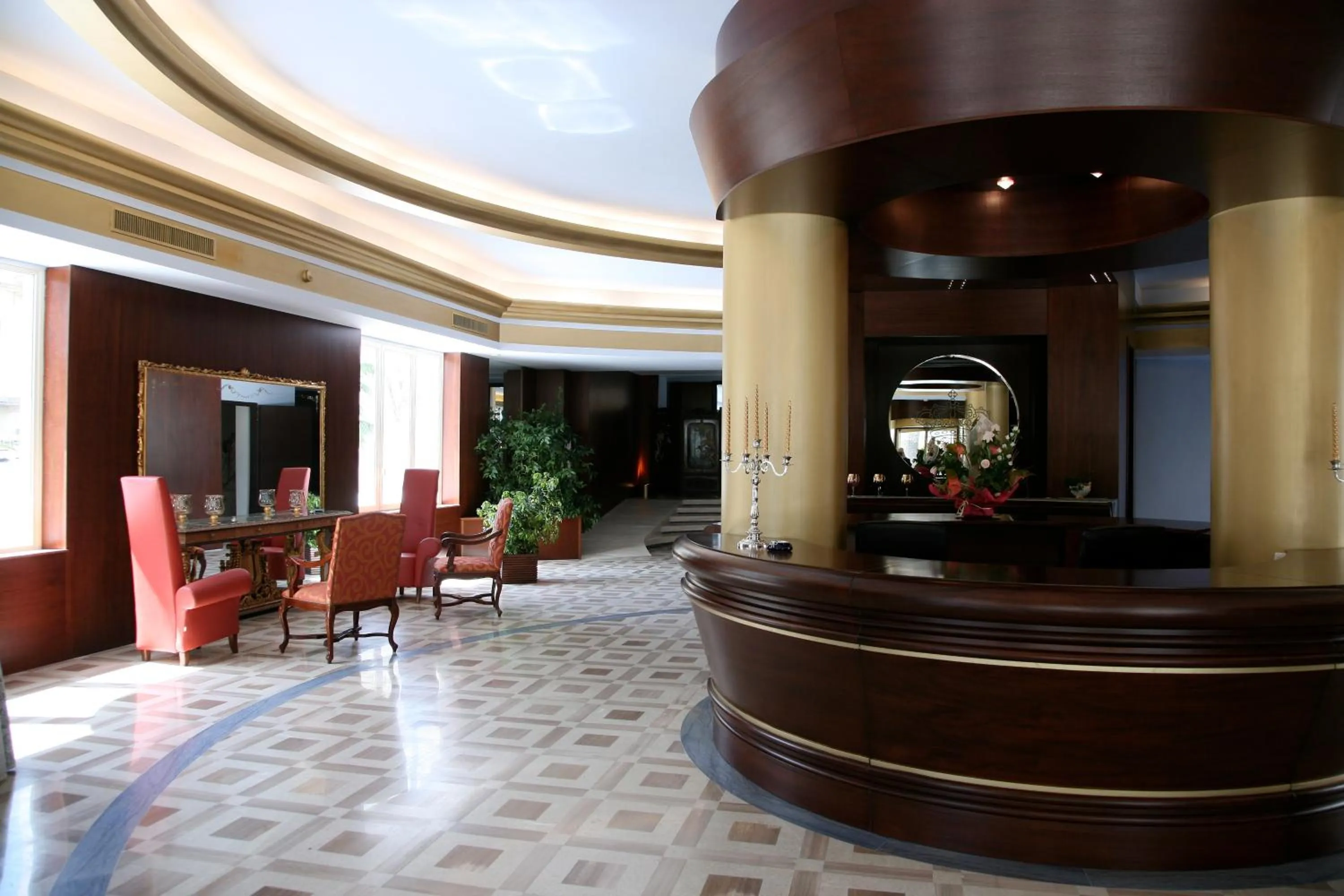 Lobby or reception in Hotel Royal