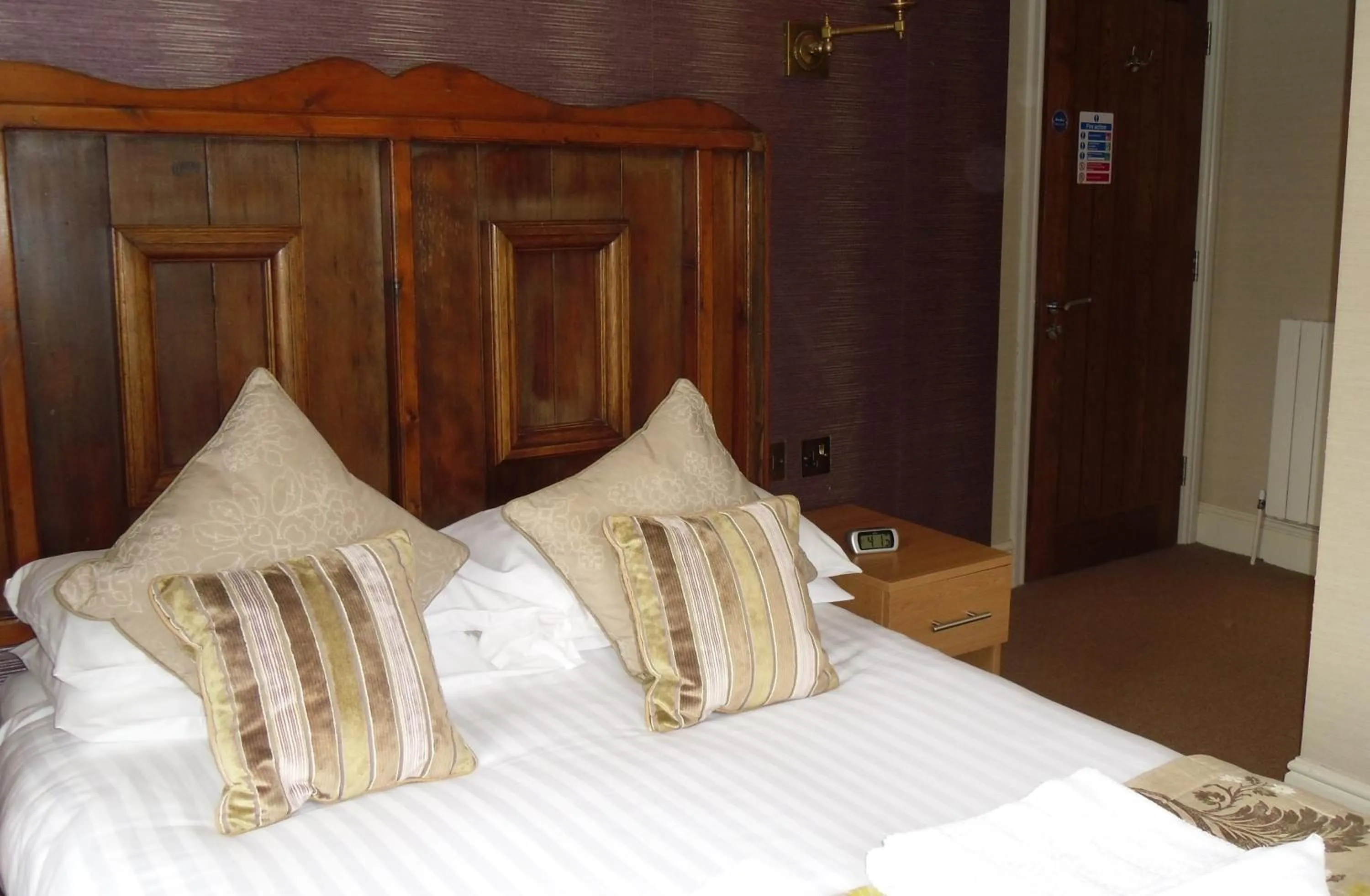 Decorative detail, Bed in Wagon & Horses