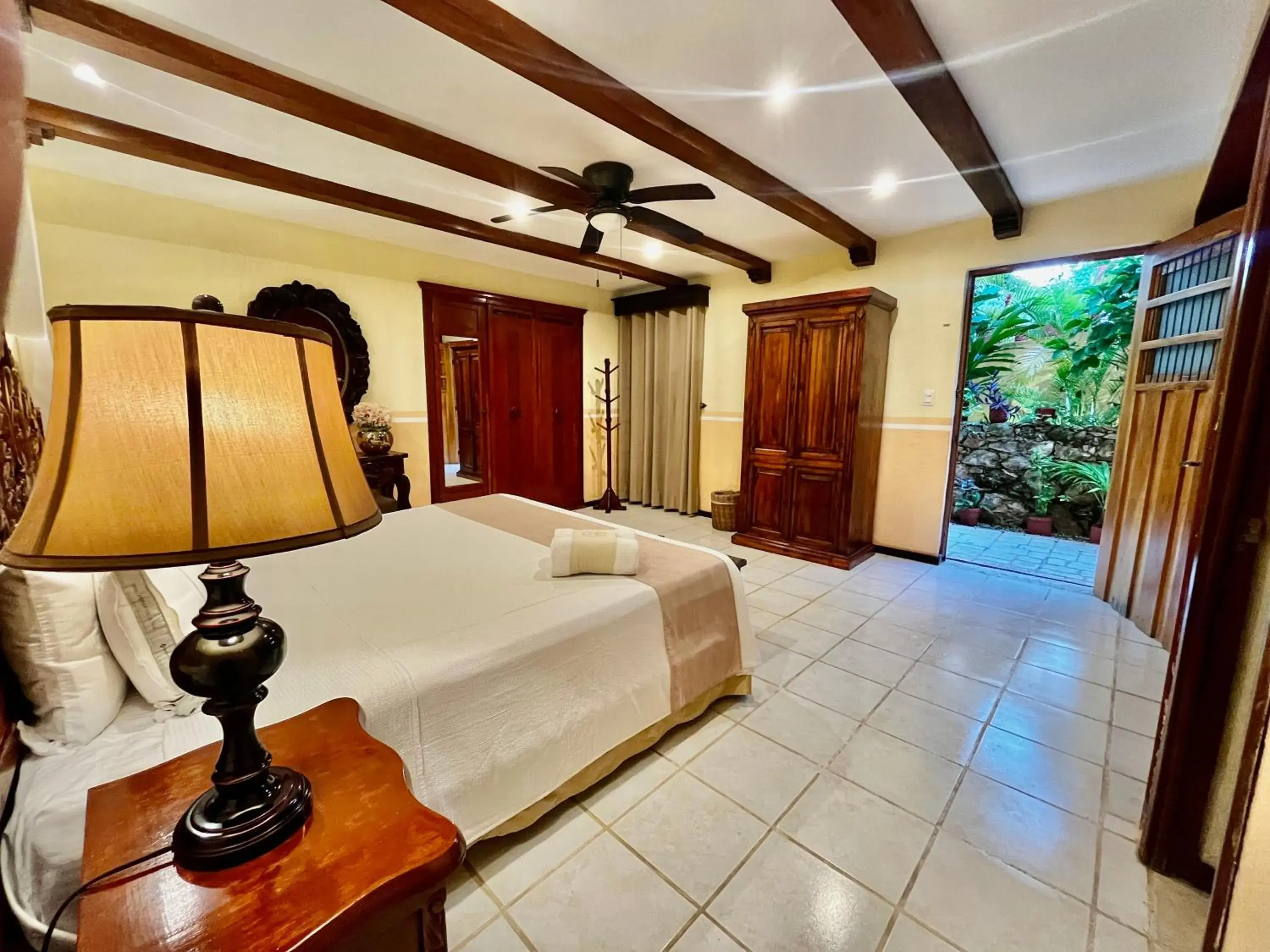 Standard King Room - single occupancy in Casa Tia Micha Standard King Room - single occupancy in Casa Tia Micha