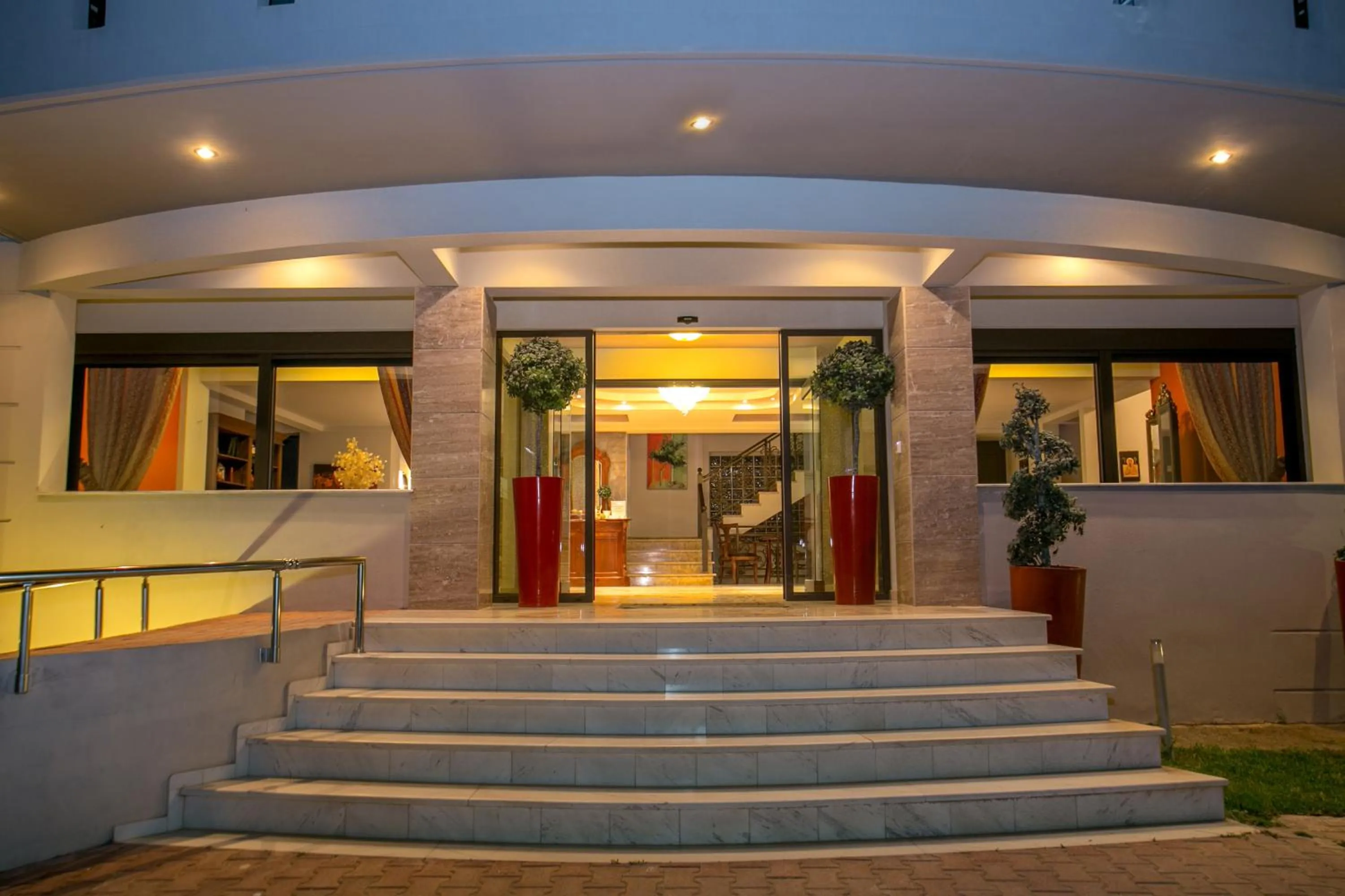 Facade/entrance in Thalassies Nouveau