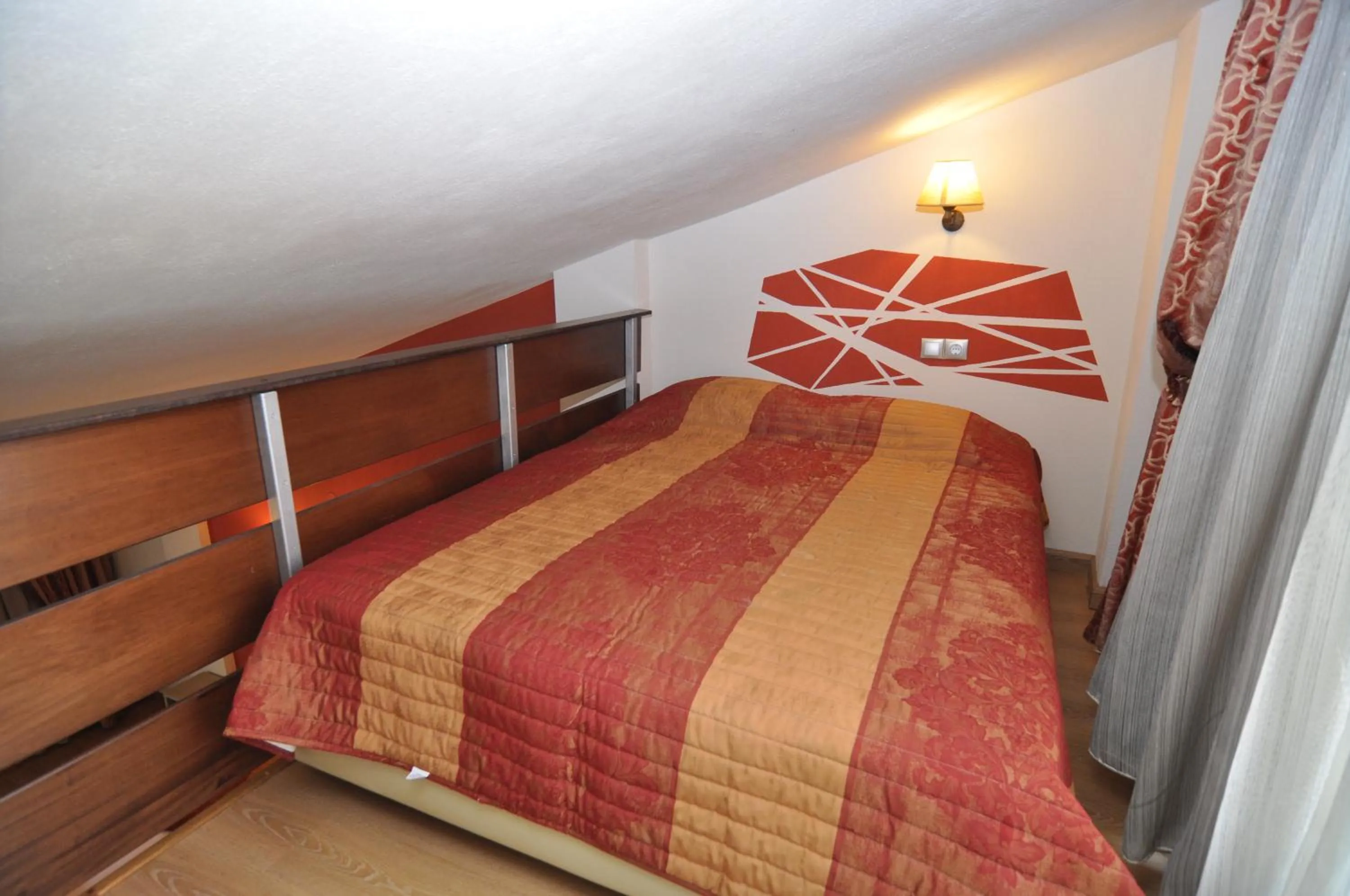 Photo of the whole room, Bed in Thalassies Nouveau