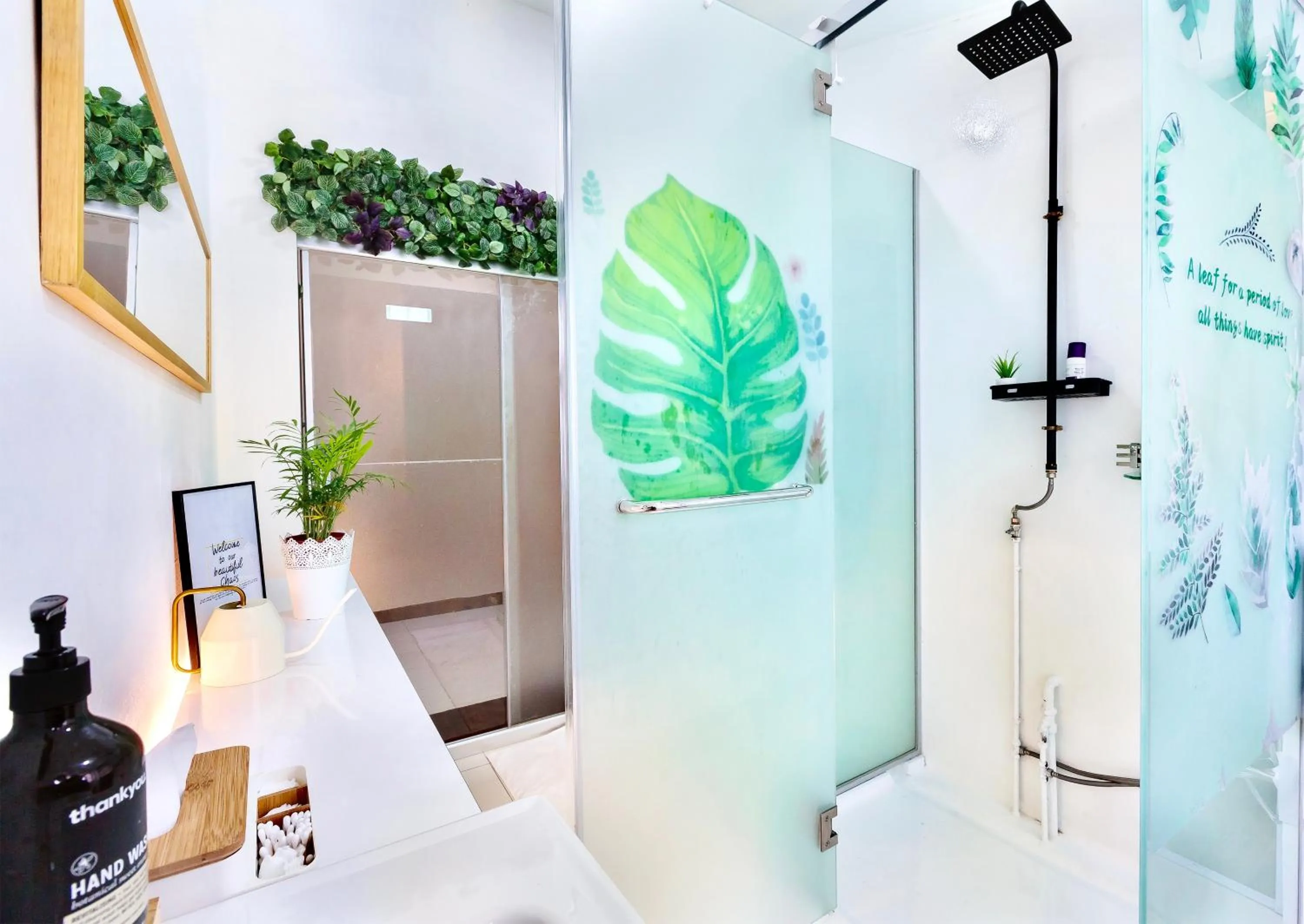 Shower in hipstercity hostel